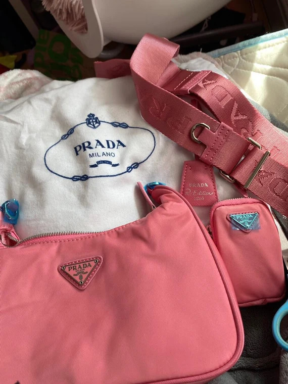 Prada Re-edition 2005 nylon bag | Etsy | Etsy (US)