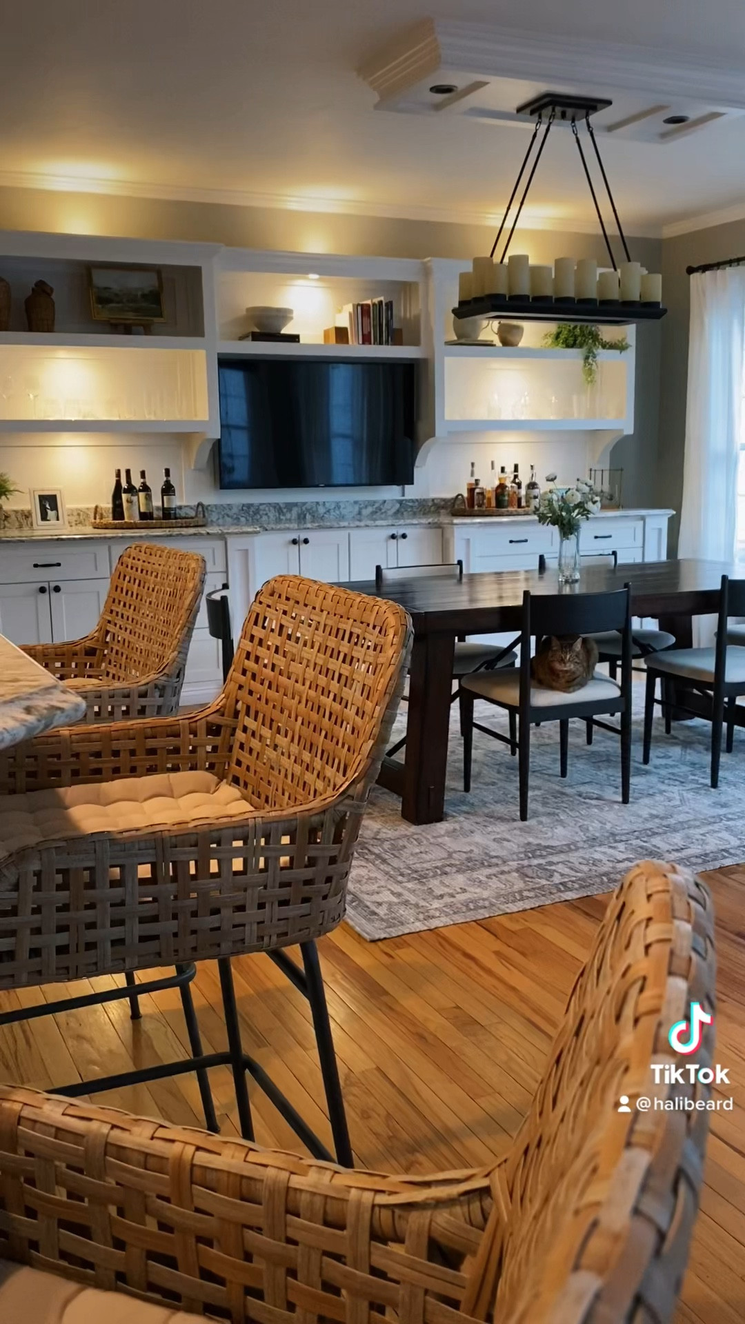 Informal dining room.
Dining room.
Home styling.
Dining room decor.
Transitional dining room.
Barstools.
Built-in decor.


#LTKunder100 #LTKhome