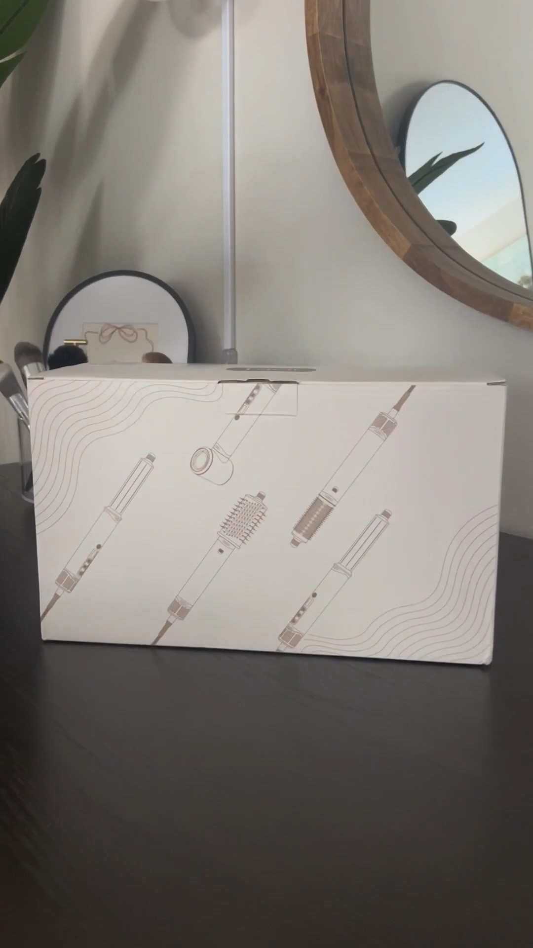 This replaced my Dyson 🤍

Same blowout. Same curls.
But one tool instead of multiple.

And the volume?? unreal ✨

#hairtok #5in1styler #blowoutathome #hairroutine #tiktokmademebuyit #beautyfinds


#LTKBeauty #LTKmomlife #LTKmorningroutine