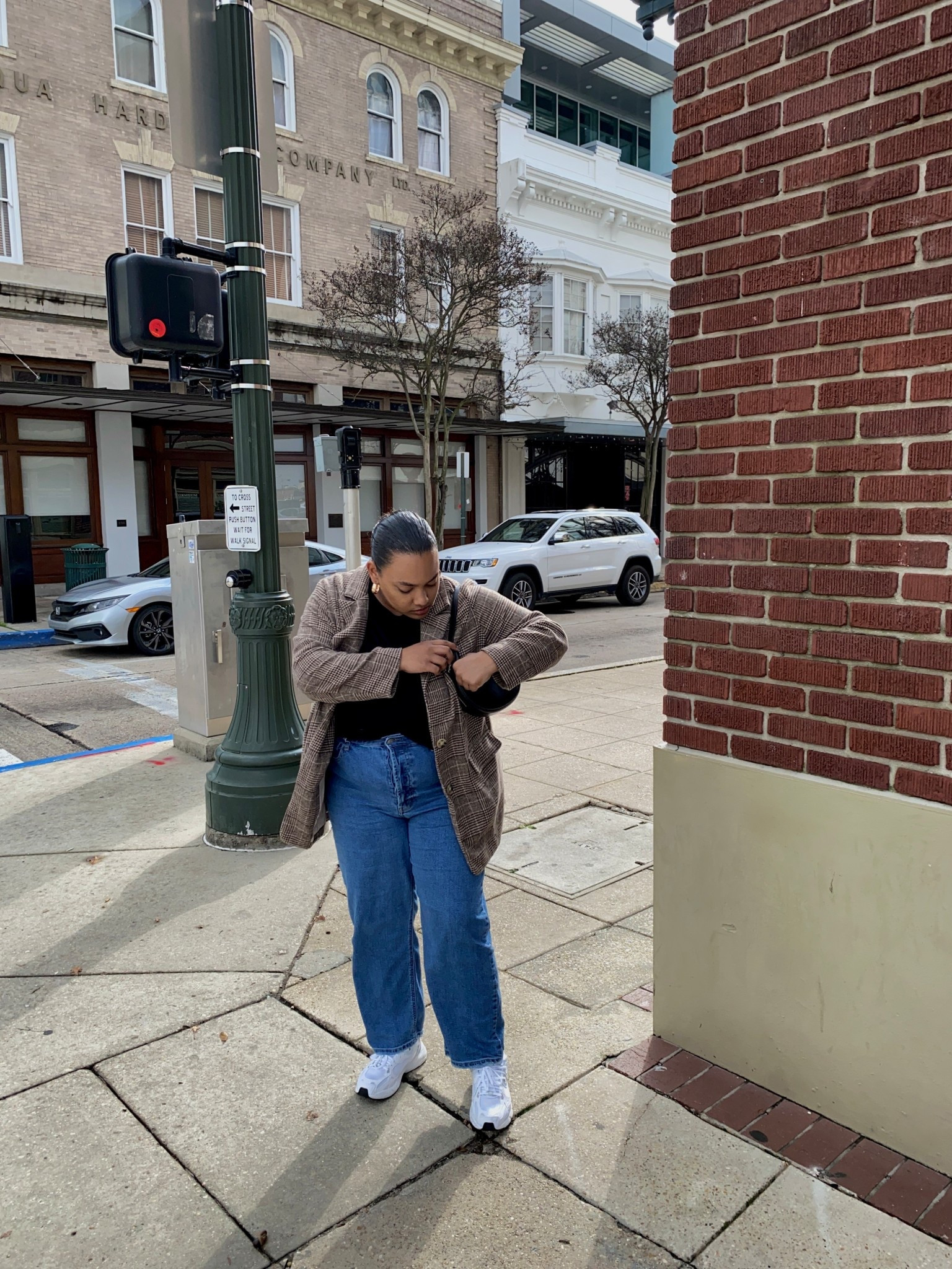 a cozy vintage inspired winter look with an oversized blazer and some comfy straight leg jeans ❄️👟 

#LTKMidsize #LTKootd #LTKFindsUnder100