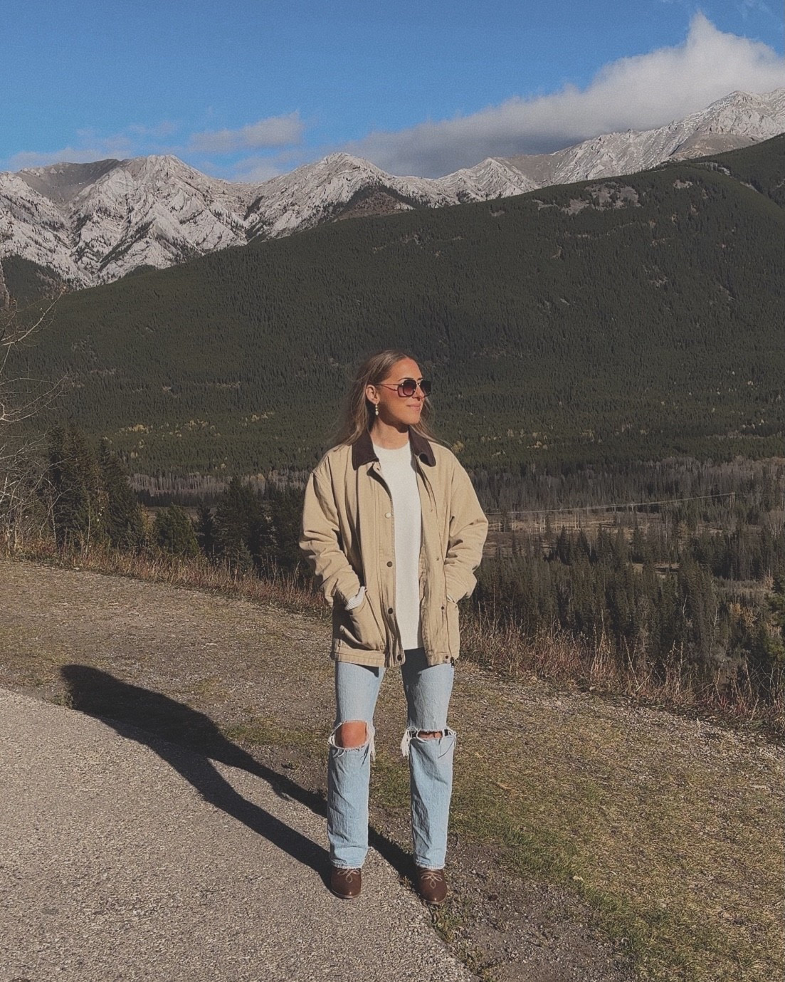 barn jackets for winter >>> 

jacket + sweater are oversized but i ordered my normal size, which is small. boots fit true to size, i wear size 8.


#LTKcanada #LTKfall #LTKwinter