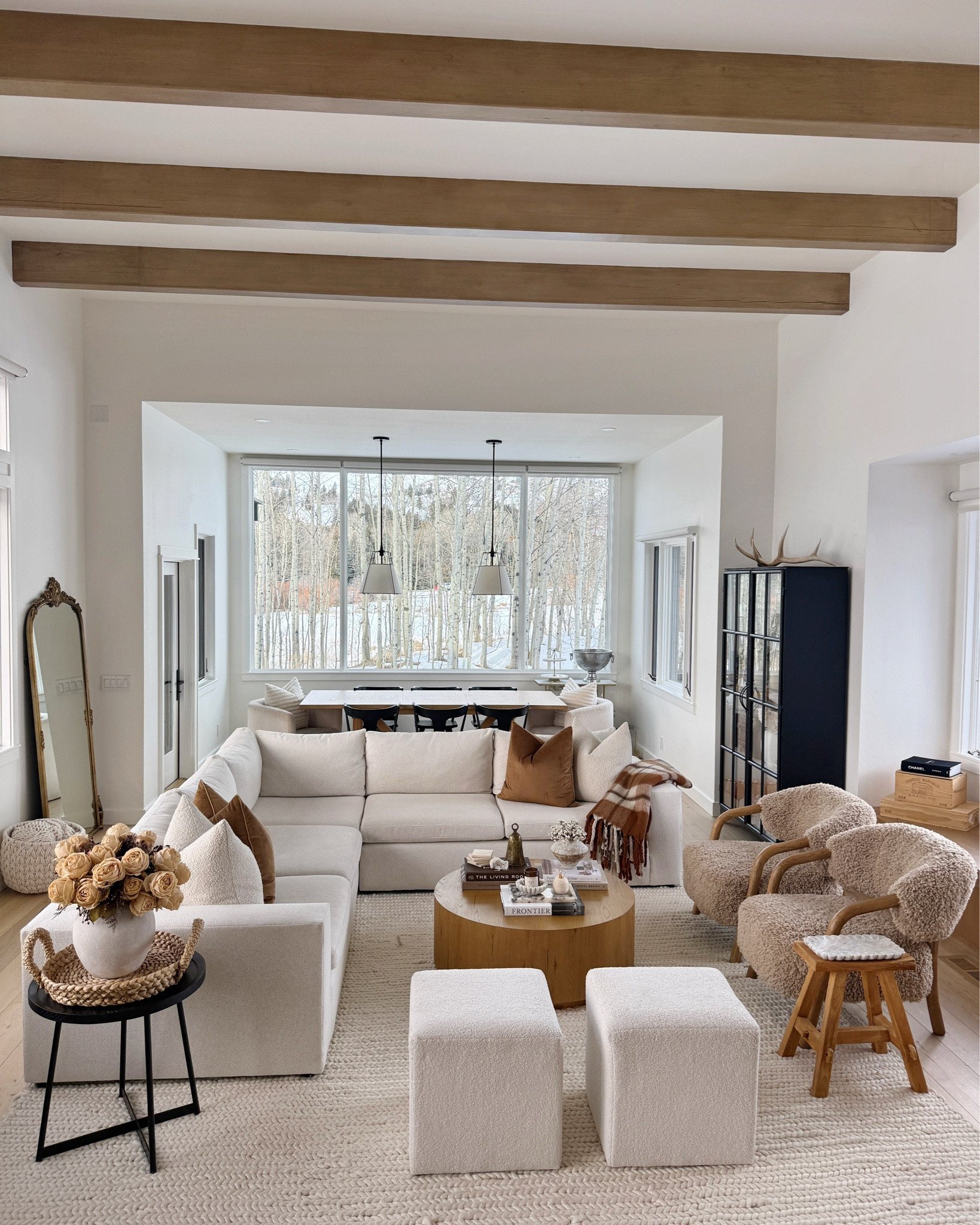 Cozy neutral living room🤍🤎

Sectional
Sofa
Coffee table
Home decor
Accent chair 

#LTKHome