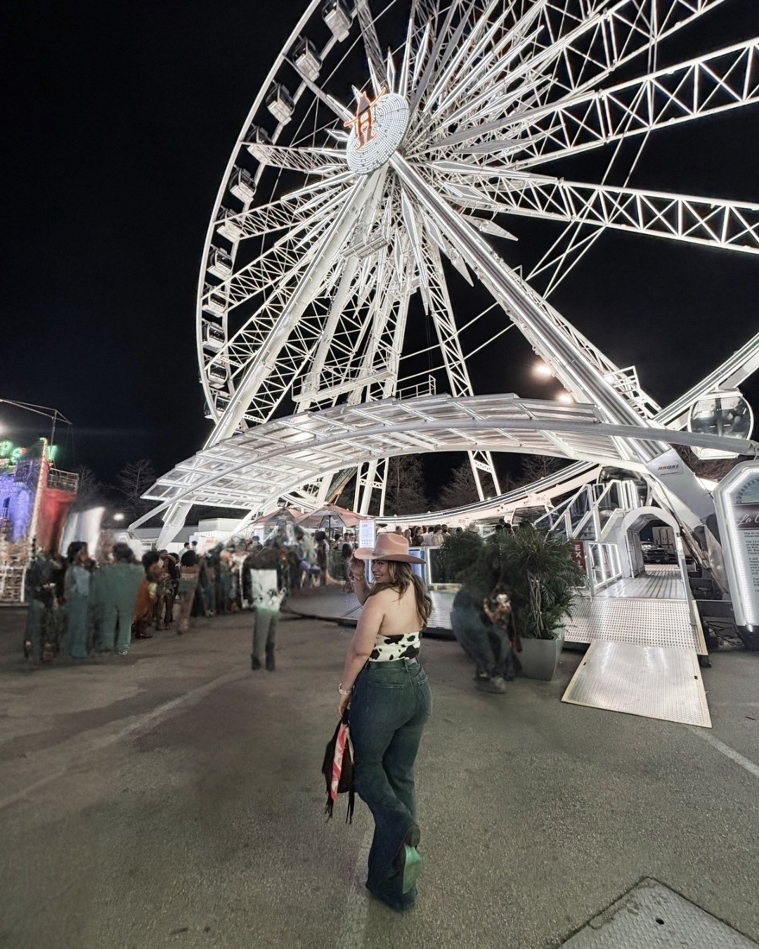 I am actually just obsessed with this fit! 

#LTKootd #LTKFestival #LTKMidsize