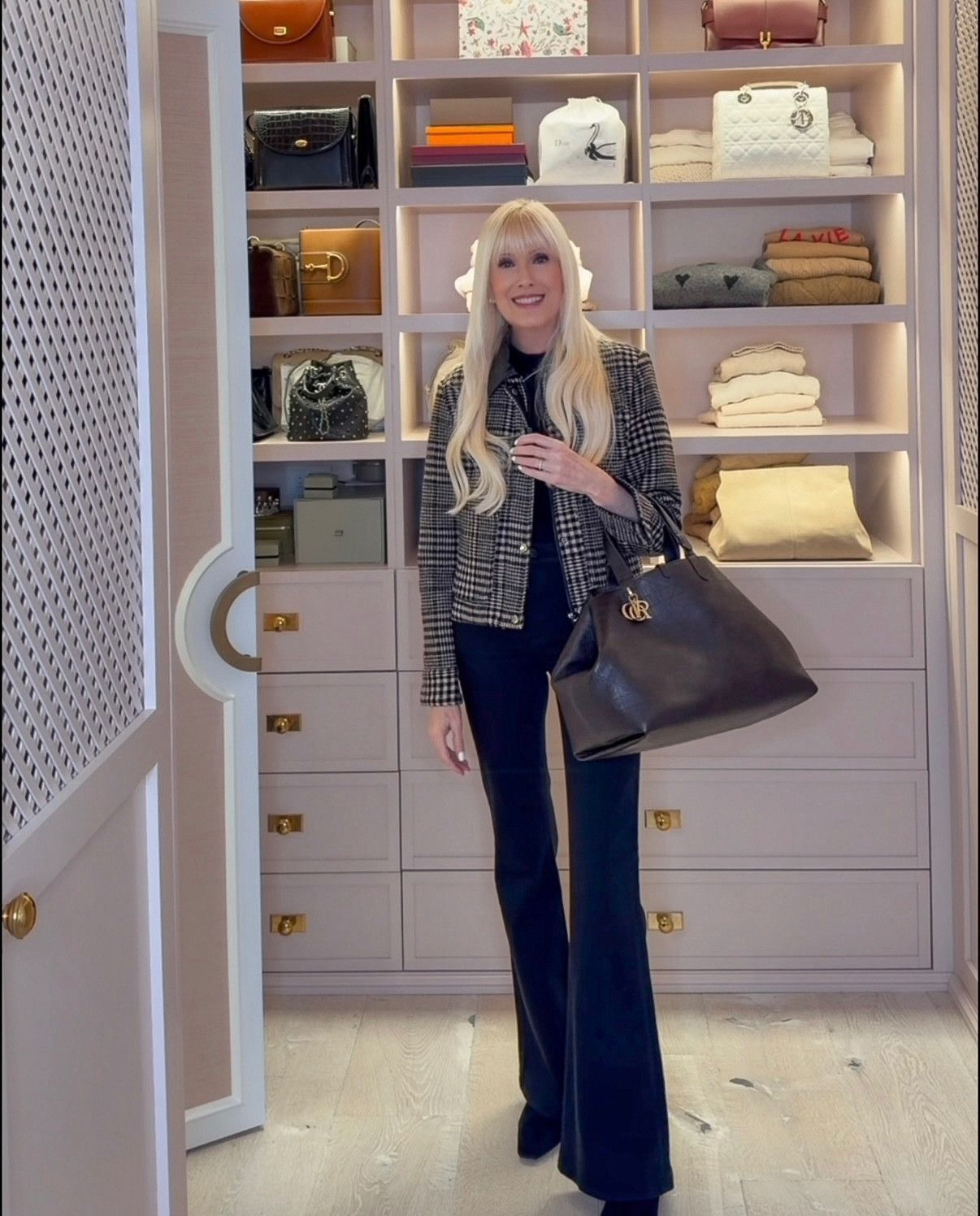 Elevated basics #ootd #Diorbag

#LTKItBag #LTKShoeCrush #LTKStyleTip