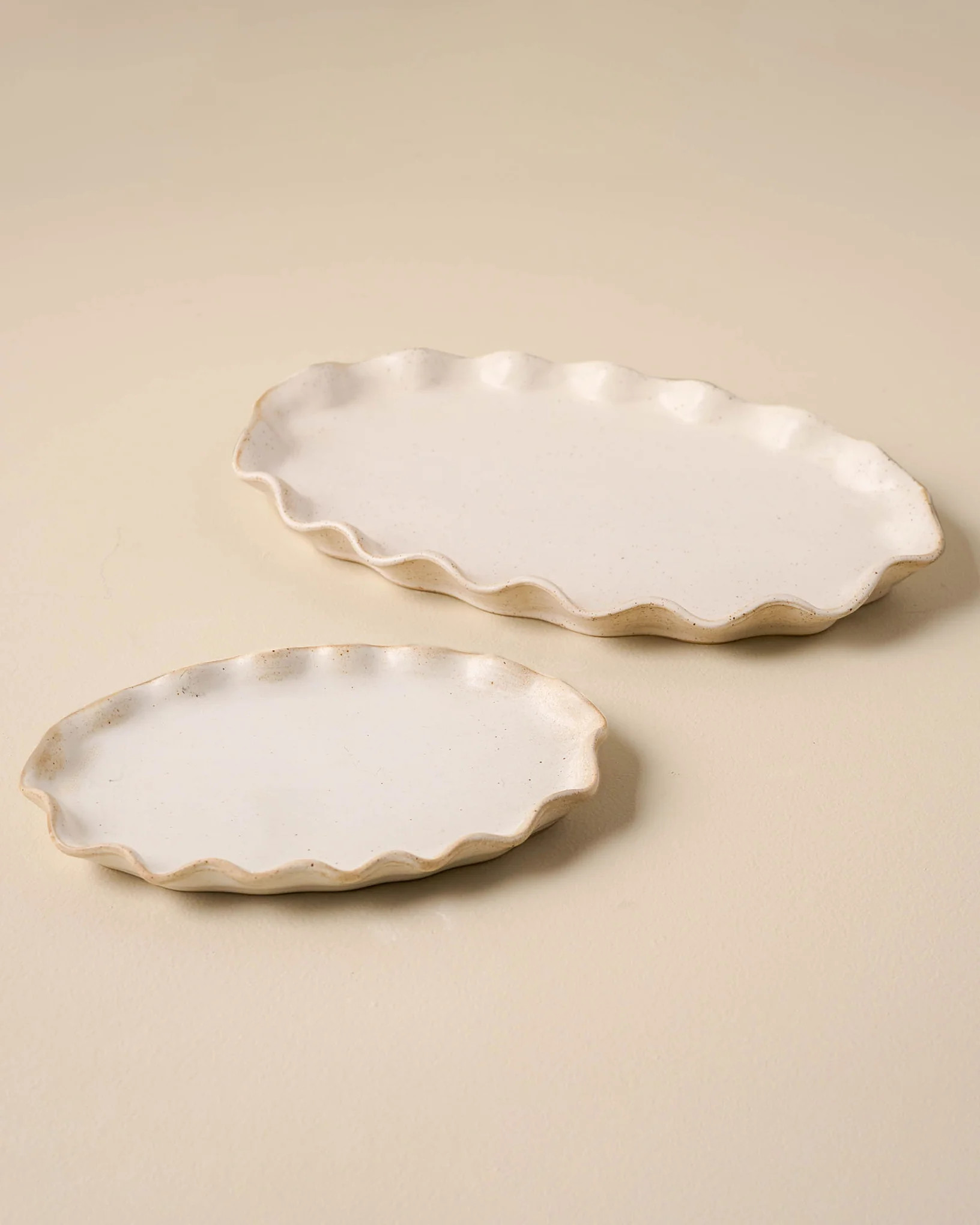 Ceramic Ruffled Tray | Magnolia