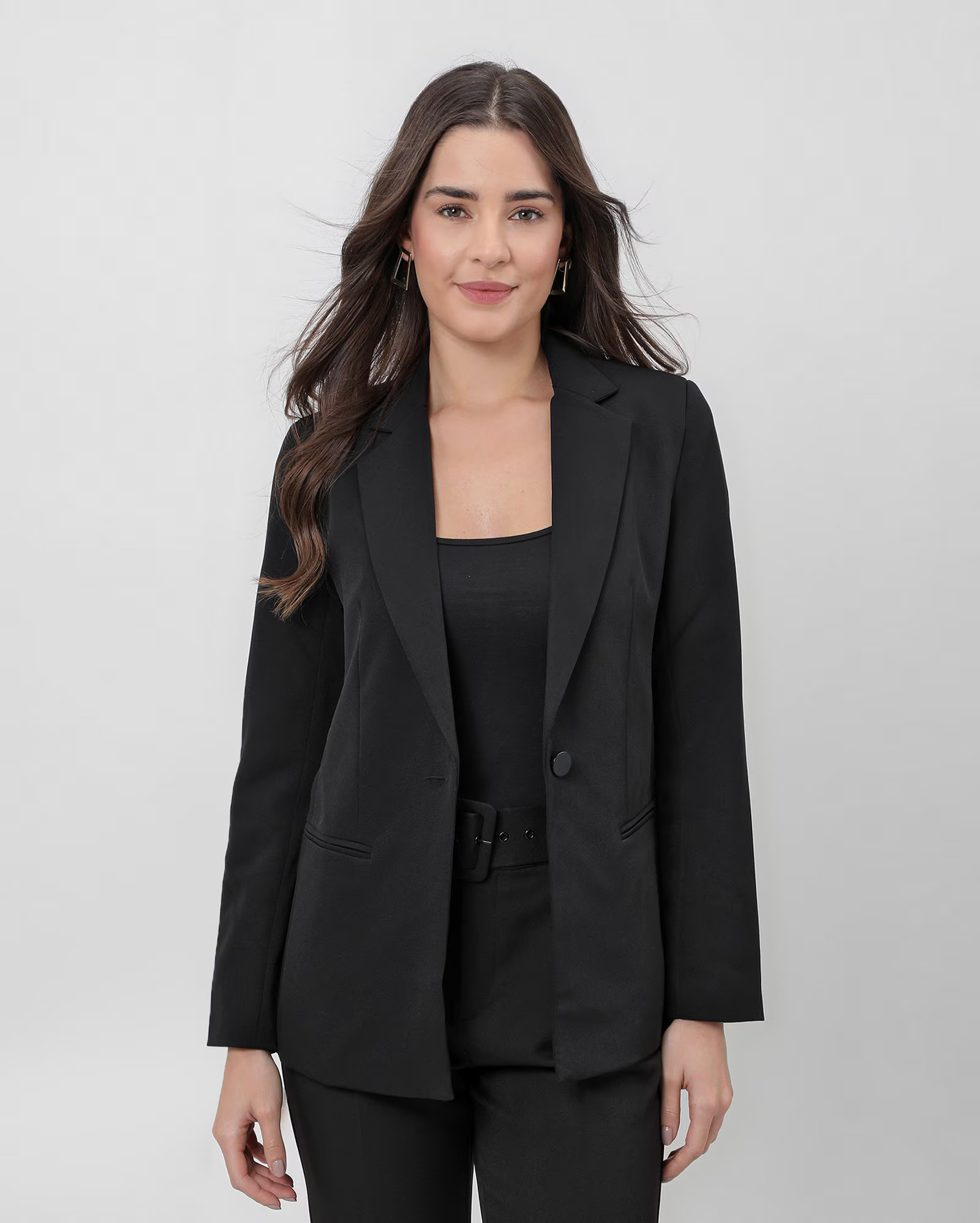 Blazer feminino reto liso gola tailleur - Preto |  AK by Riachuelo | Riachuelo (BR)