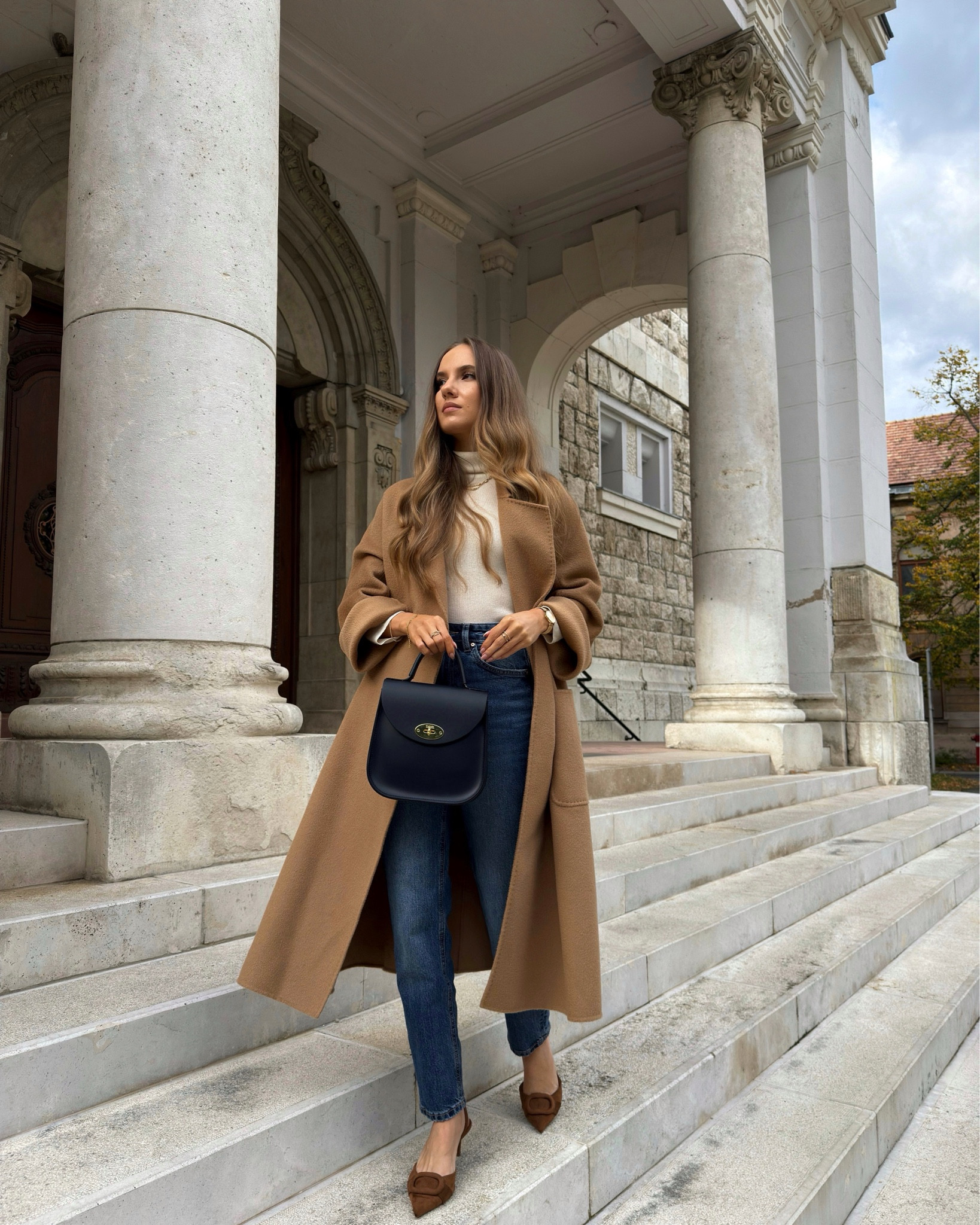 *the* perfect navy handbag by Charlotte Elizabeth 💫

— gifted 

winter fashion | camel coat outfits | minimal street style | mid-luxe handbags | classic style | wardrobe staples


#LTKootd