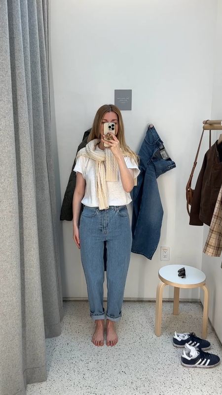 These Everlane jeans fit so well! Love the wash as well! And the jumper over my shoulders is the perfect cable knit to throw over your shoulders! This outfit is straight out of a spring lookbook