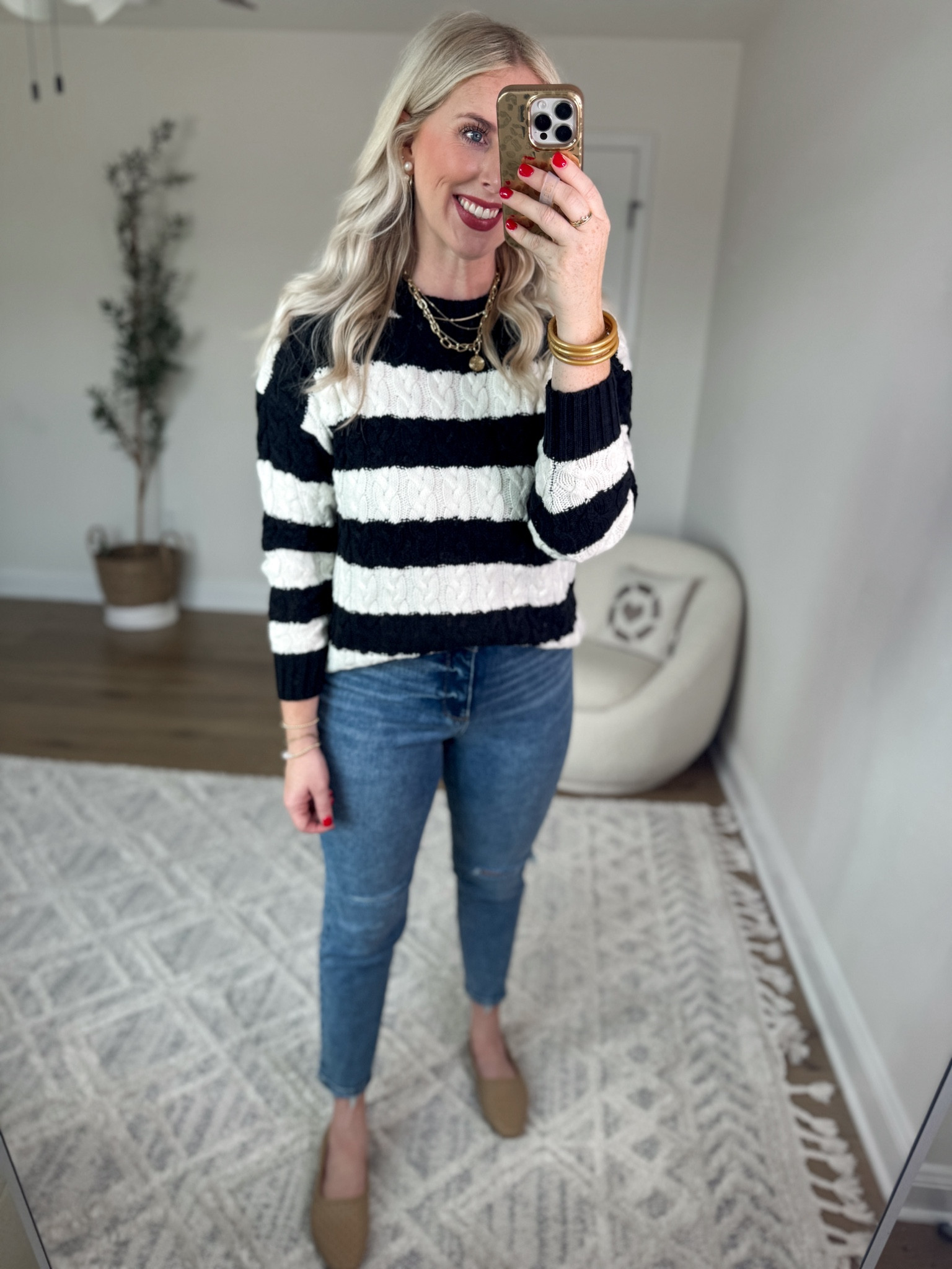 Daily try on, Walmart outfit, Walmart fashion, Walmart try on, time and tru, striped sweater, Target flats

Medium 

#LTKStyleTip #LTKSeasonal #LTKFindsUnder50