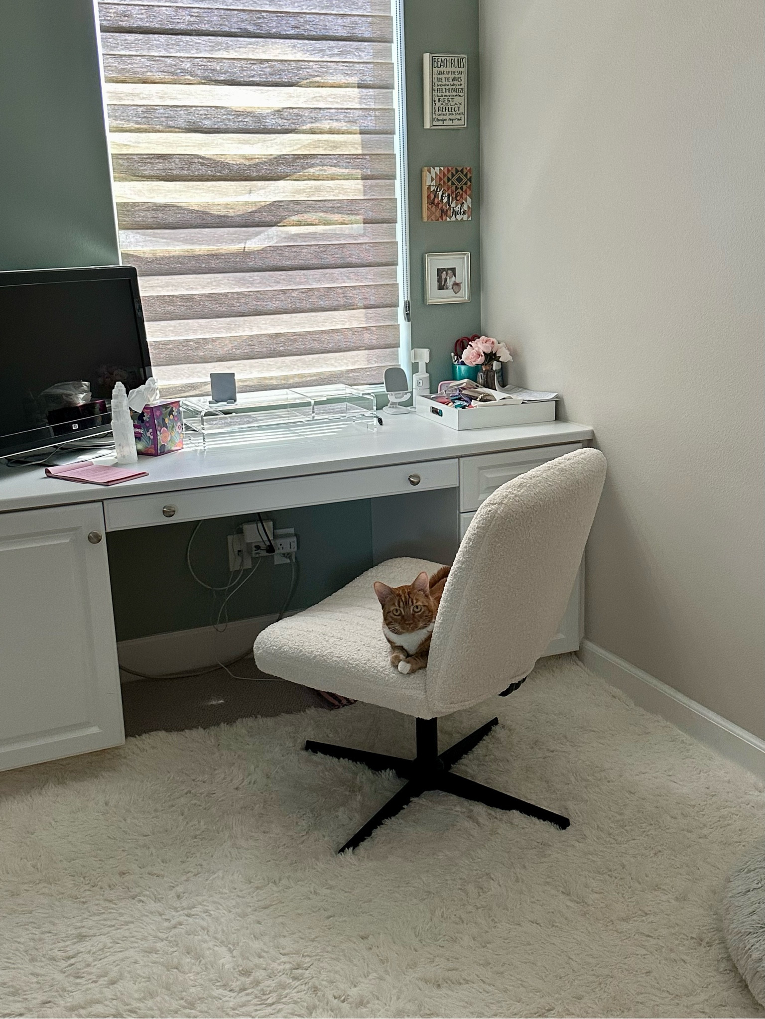 My cozy lil corner where I create 

#LTKHome #LTKFindsUnder100 #LTKStyleTip