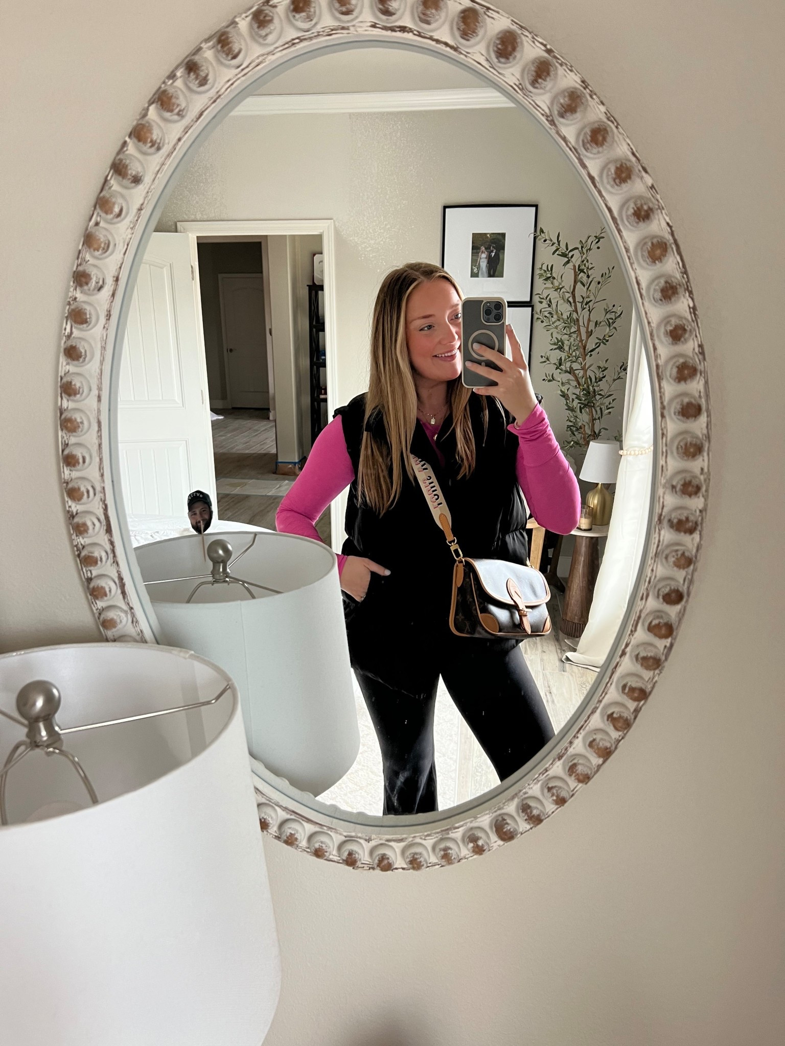 Top- M
Bottoms- M Tall 
Vest- L
Sneakers- 8 (size done .5 a size)!!!

#LTKActive #LTKdayinmylife #LTKFindsUnder100