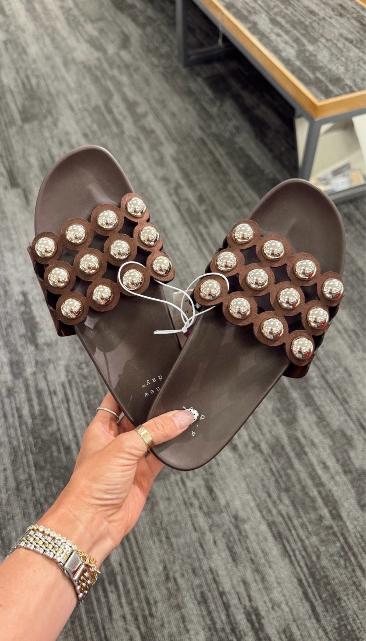 🤍 $21 designer inspired Target slides.

#LTKdayinmylife #LTKmomlife #LTKgrwm