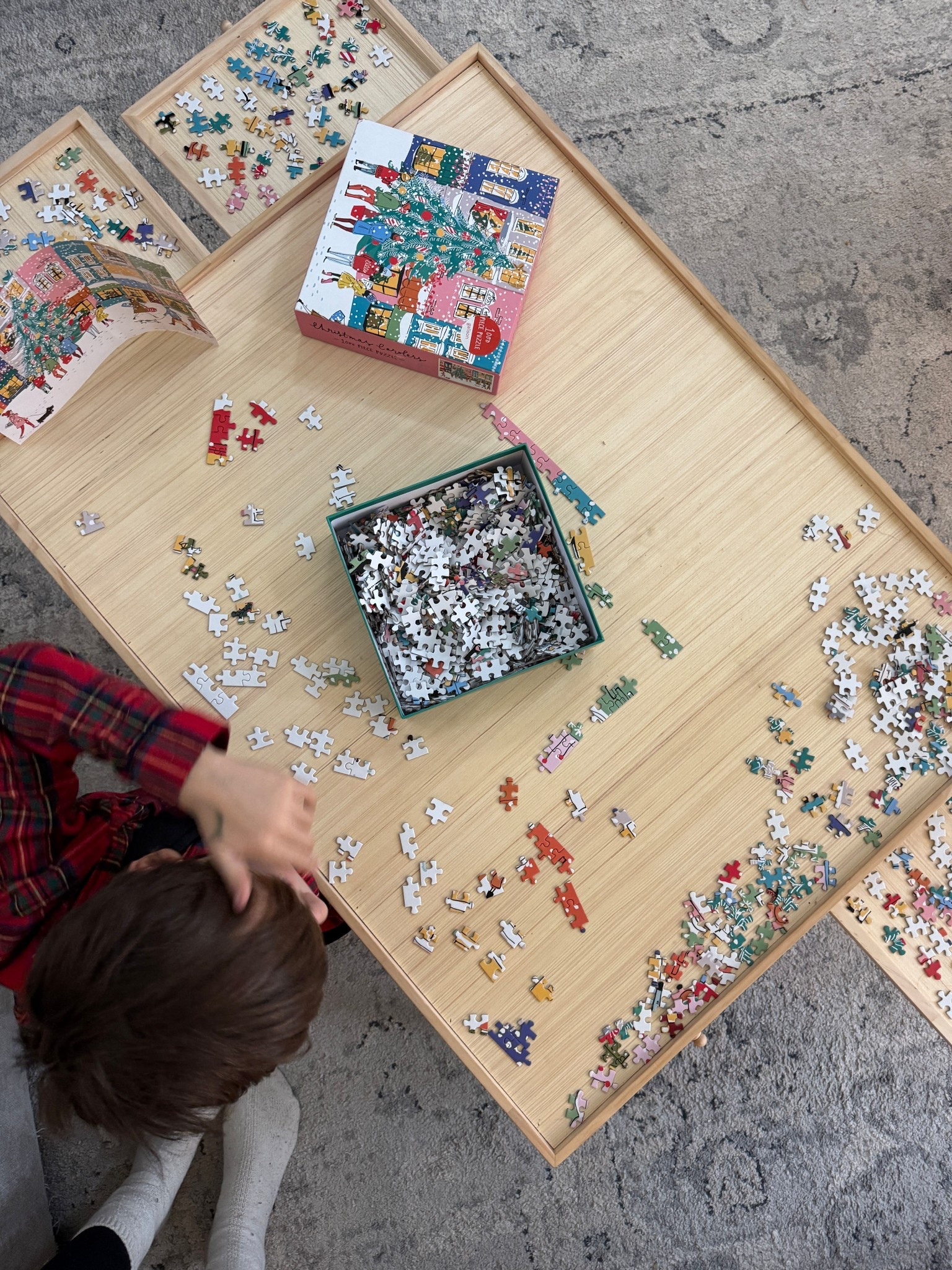 Obsessed with our puzzle table!!! Such a game changer! Folds up flat for easy storage when not in use too 🙌🏻

#LTKHoliday #LTKGiftGuide #LTKSaleAlert