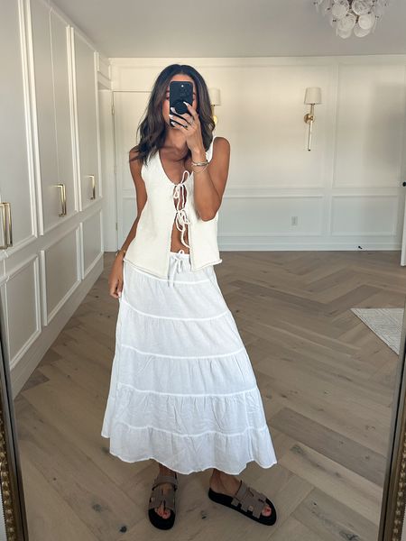 Summer outfit // wearing size xs top and size small skirt 


White skirt outfit 
Maxi skirt outfit 
Casual outfit 
Beach outfit 
Vacation outfit 

#LTKFindsUnder100 #LTKStyleTip