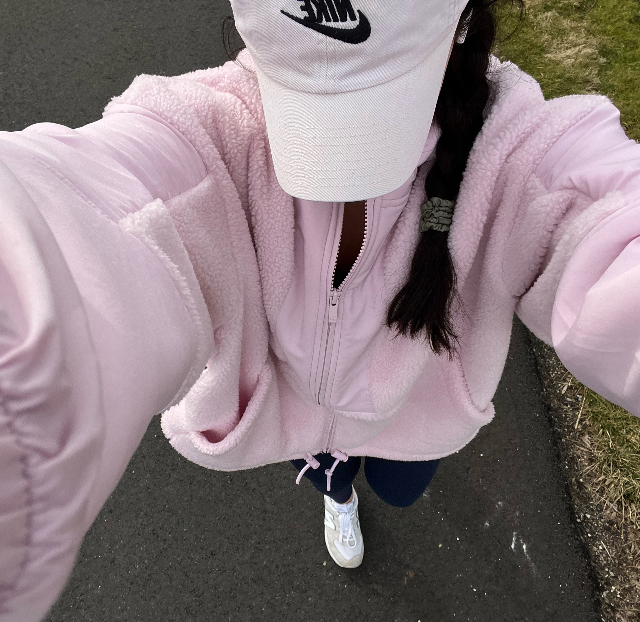 Chilly walk👟💗

#LTKHoliday #LTKGiftGuide #LTKSeasonal