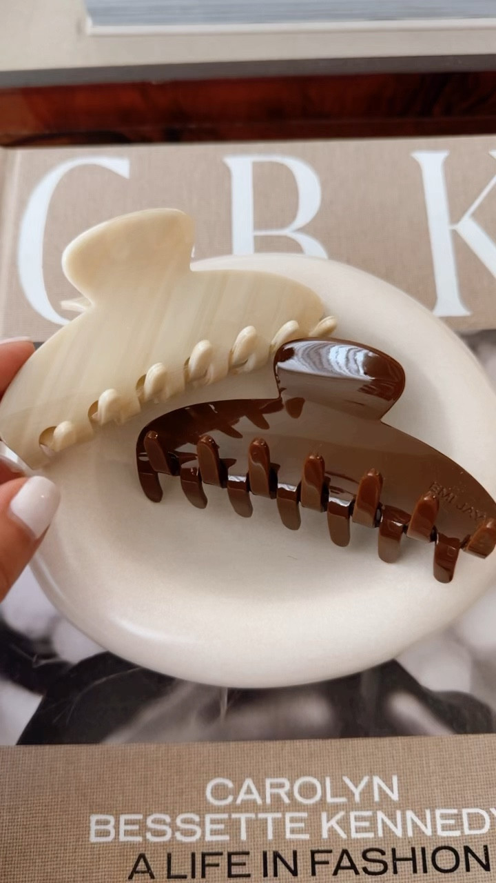 Pretty little things 

#LTKVideo #LTKbeauty #LTKstyletip