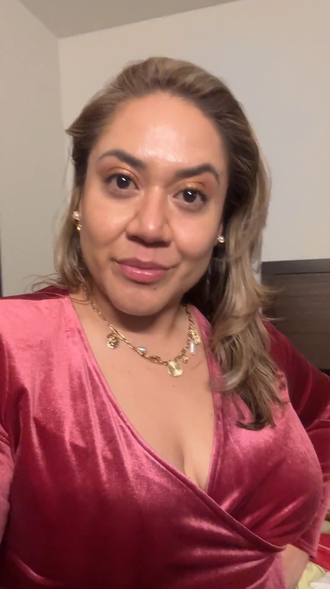 Ready for this party with gold jewelry 🎉

18K Chunky Trendy Knot Stud Small Twisted Link Earring

18K Gold Plated Caged Pearl Earrings

14K Gold Plated Heart Paperclip Link Chain Coin Pearl Choker Pendant Necklace 

#LTKParties #LTKStyleTip