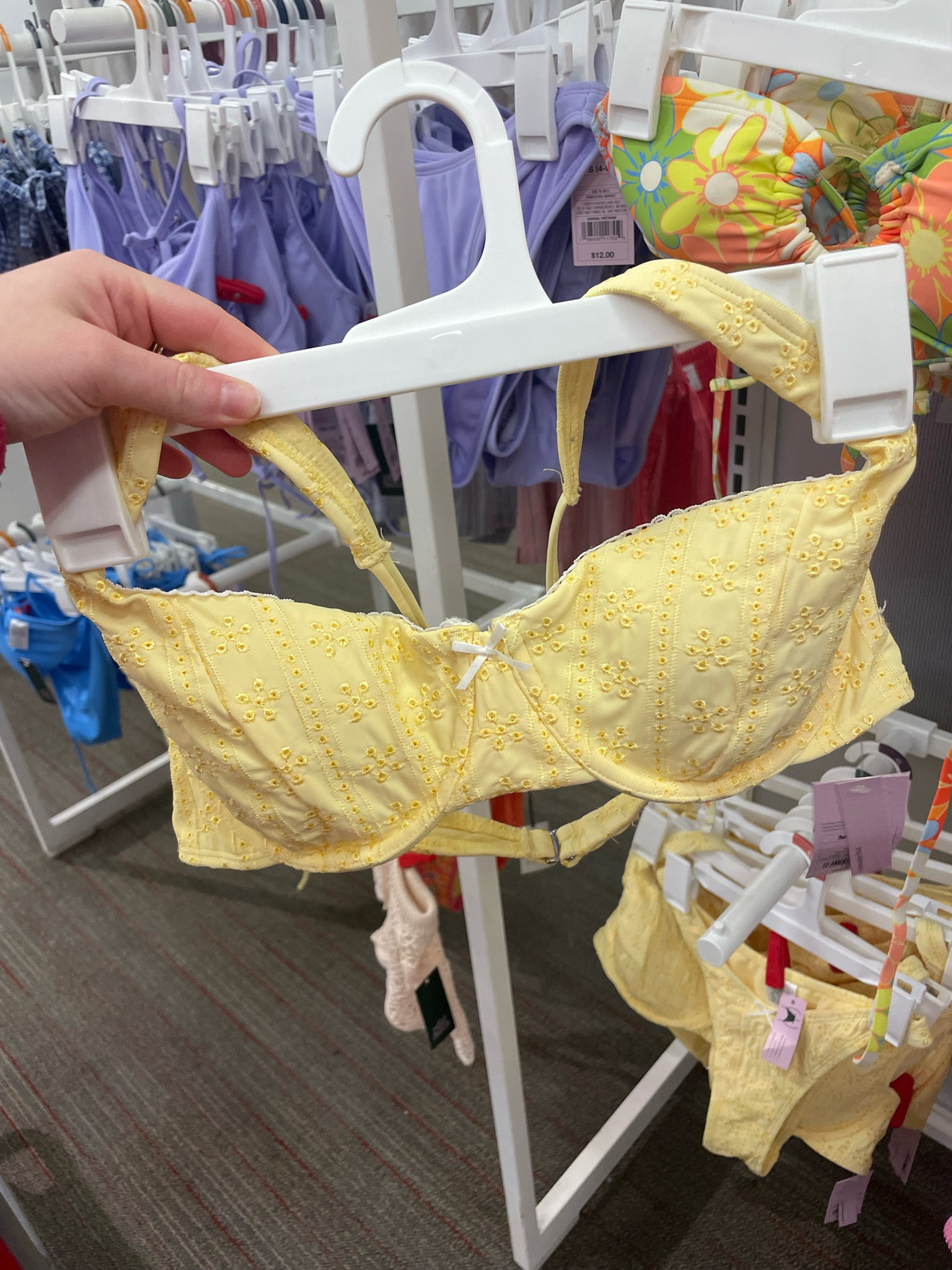 Found the CUTEST target swimmie💛💛💛