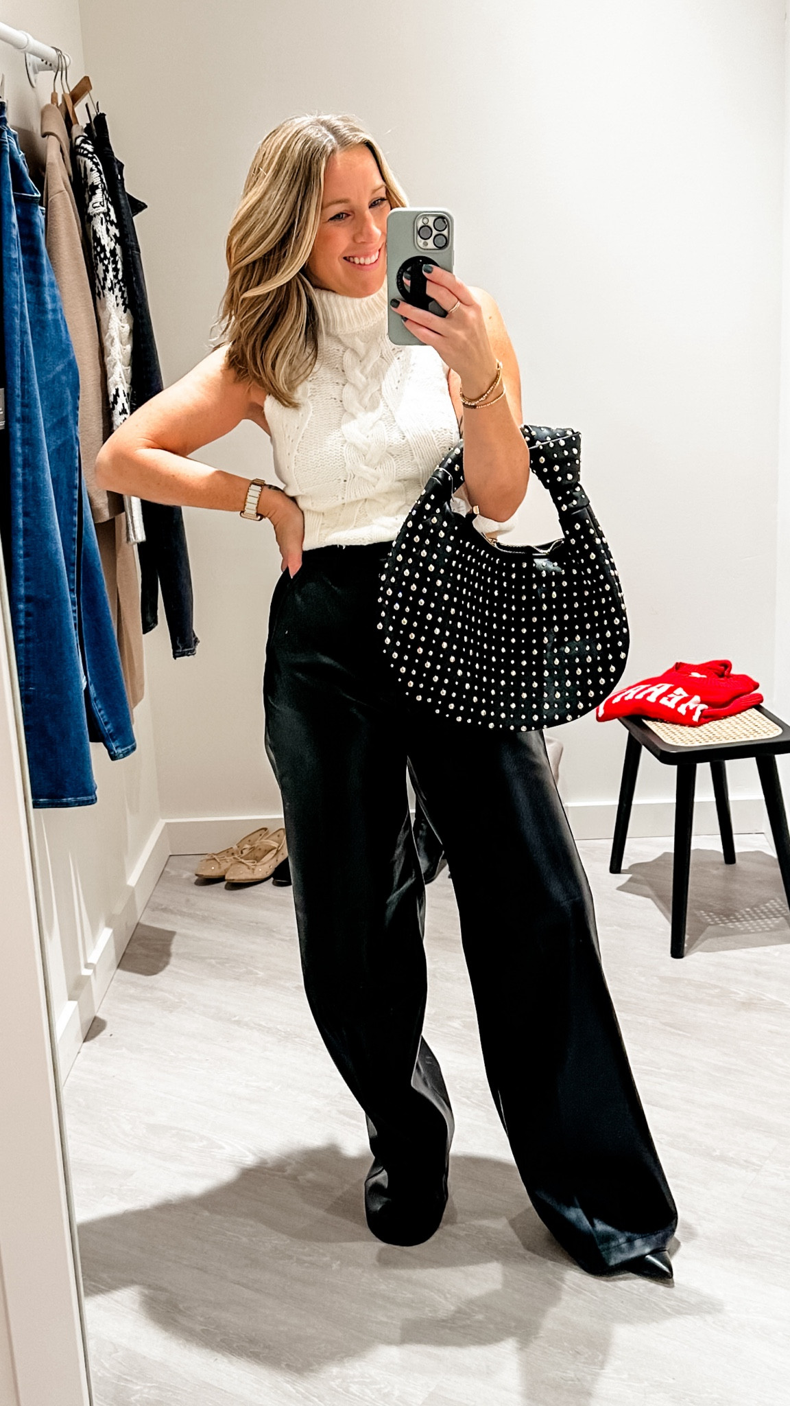  XS top and 29 bottoms. They’re approx a 32/33” inseam. I’m in a kitten heel  

#LTKHoliday #LTKCyberWeek #LTKGiftGuide