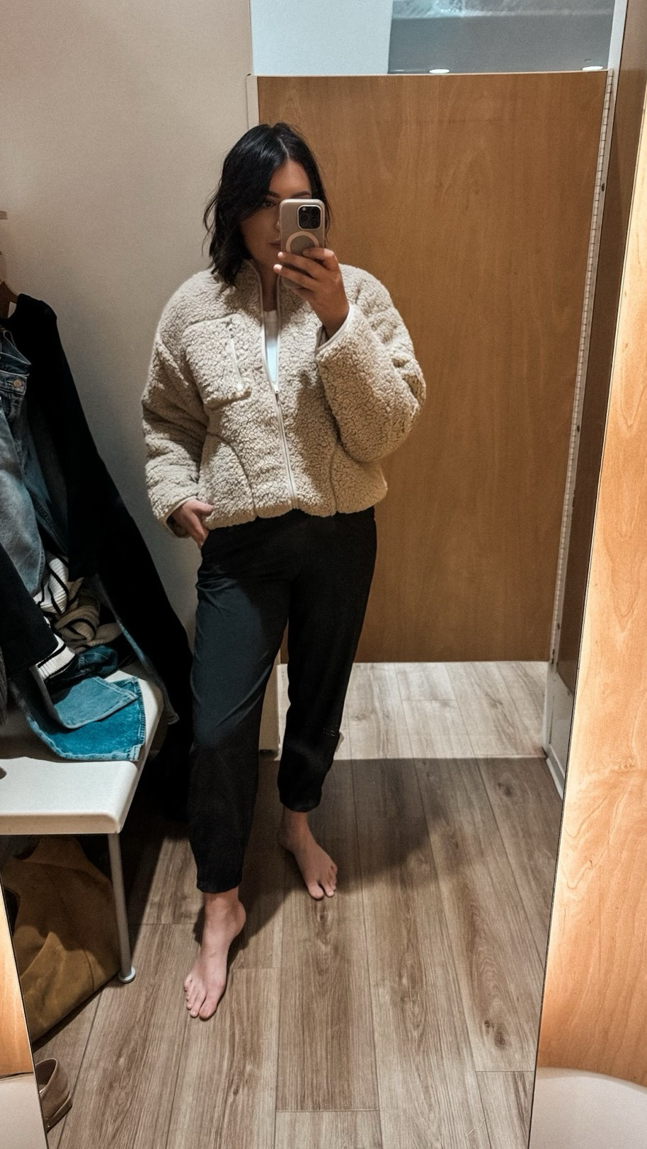 Fully reversible jacket!! I got the medium, it’s a looser fit 