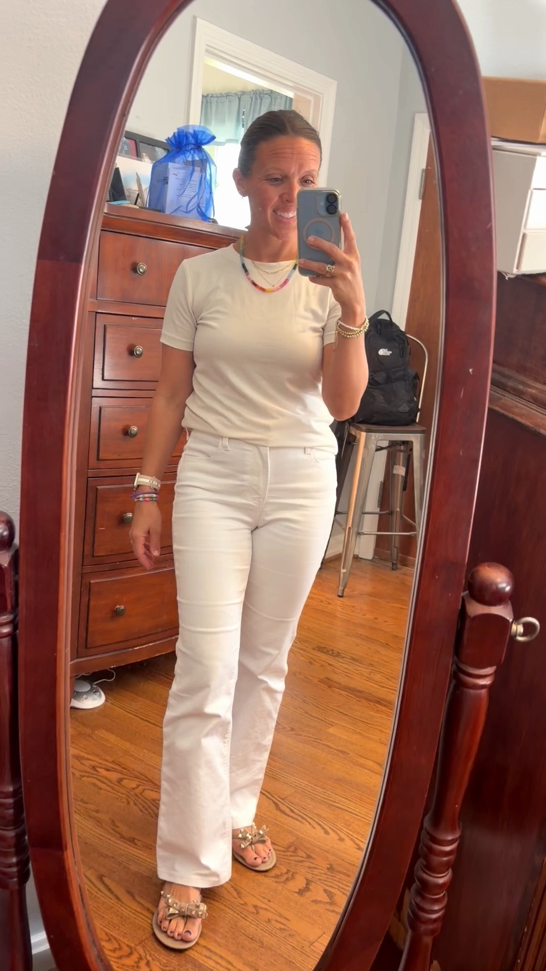 Dinner with the girls. I love the color of this shirt and it’s $10!! My jeans are on sale in other washes, too. 


#jockey #favetee #designerdupe #bowsandals #lookalike #flarejeans #teacheroutfit #falloutfit #boattote #minitote #necklacestack #beadednecklace #knotearrings #amazon @Quince     @Etsy 
#LTKU #LTKOver40 #LTKSaleAlert
