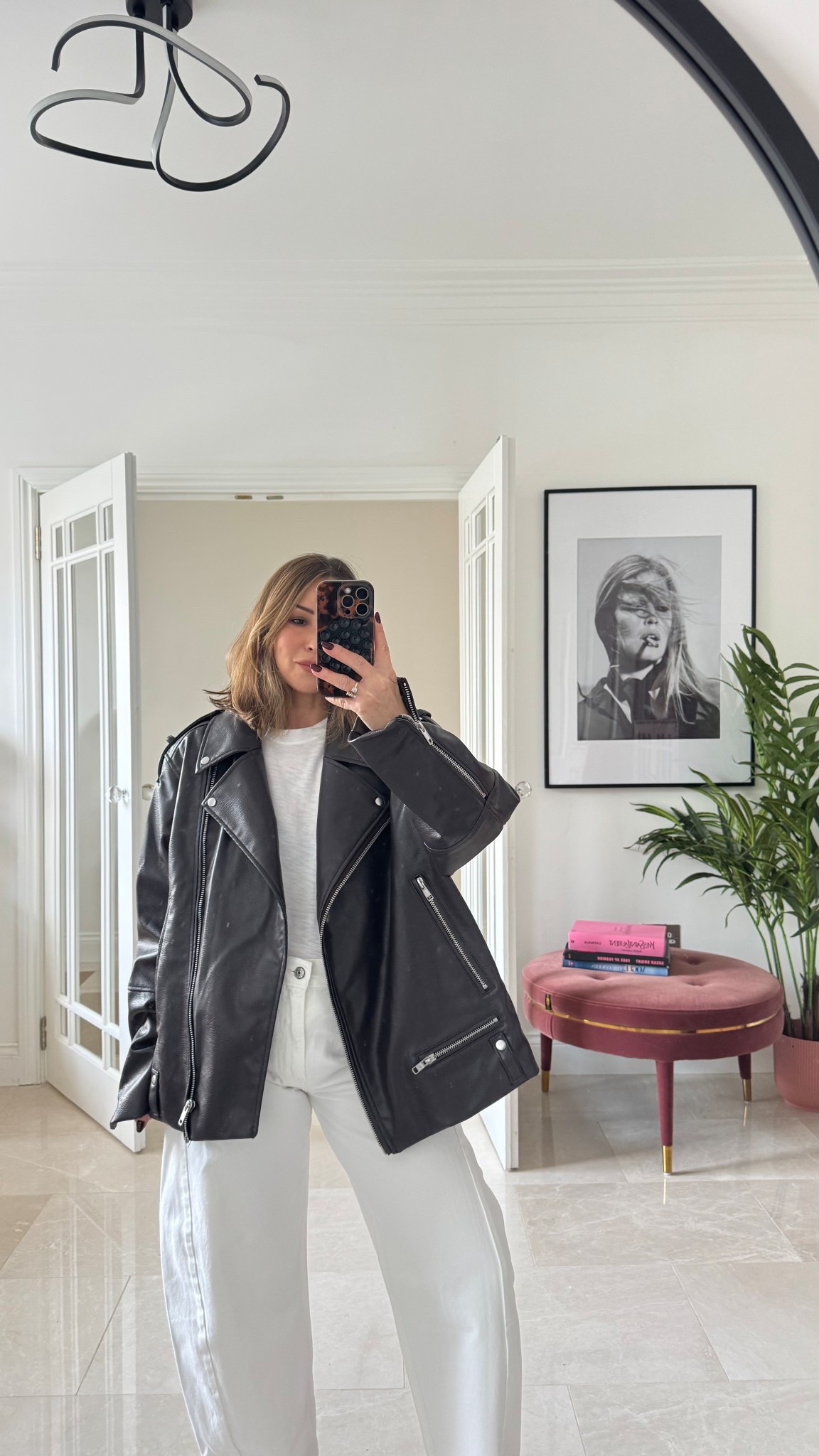🖤🤍

Leather jacket / oversized leather / oversized jacket / white jeans / white denim / petite style 

#LTKspring #LTKuk #LTKpetite