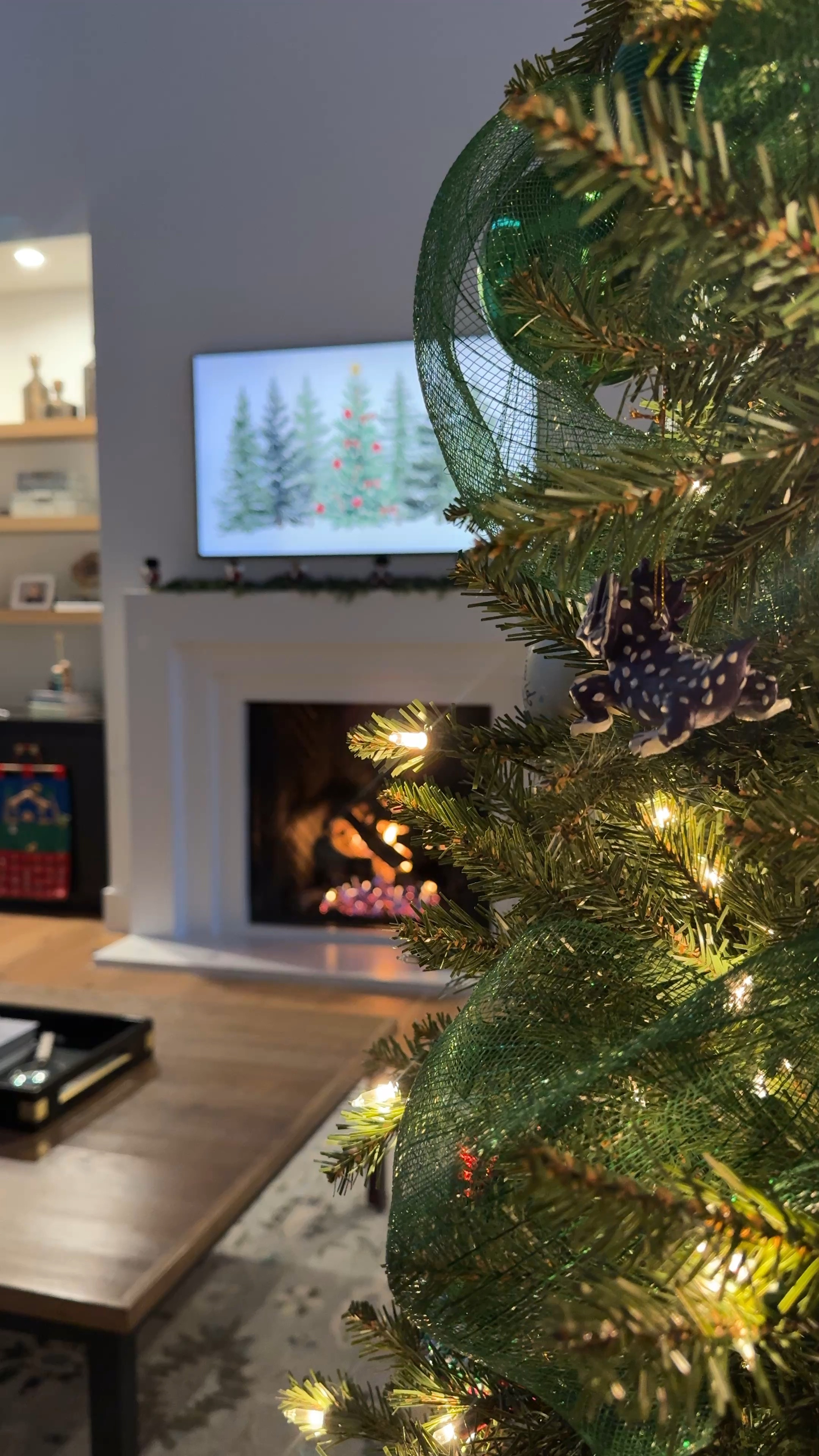 Cozy Christmas Living Room

#LTKHoliday #LTKHome #LTKSeasonal