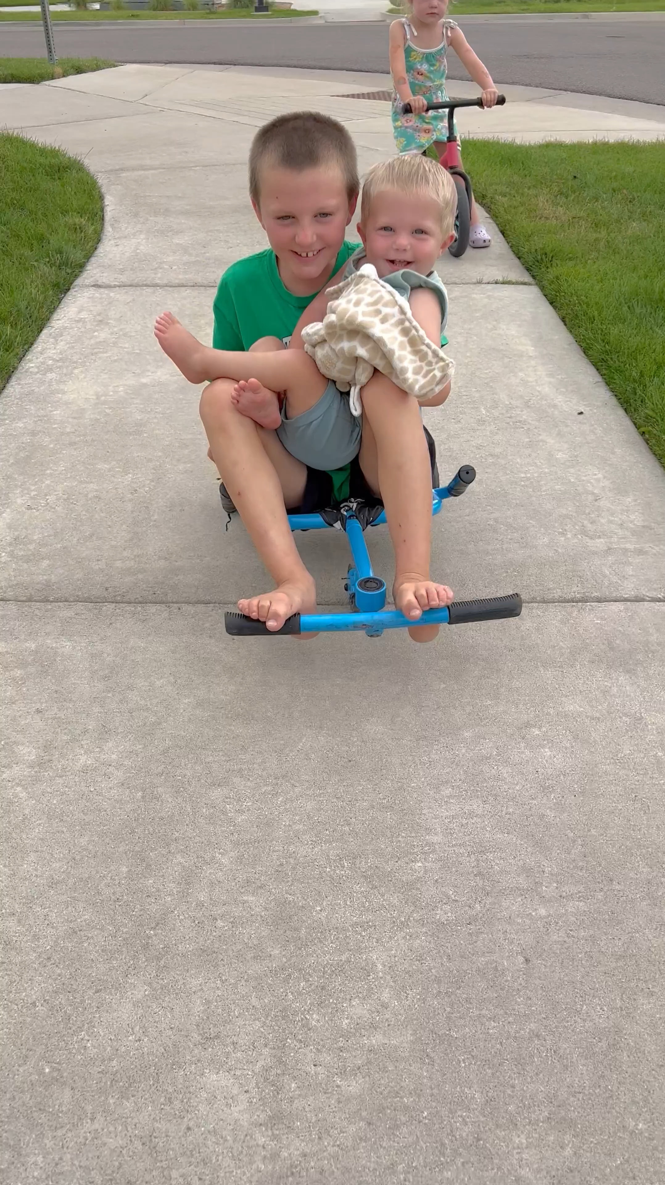 Shop this ride on scooter for your kids this summer! #outdooractivity #amazonfinds #highlyrecommend #kidsfavorite

#LTKKids #LTKHome #LTKSeasonal
