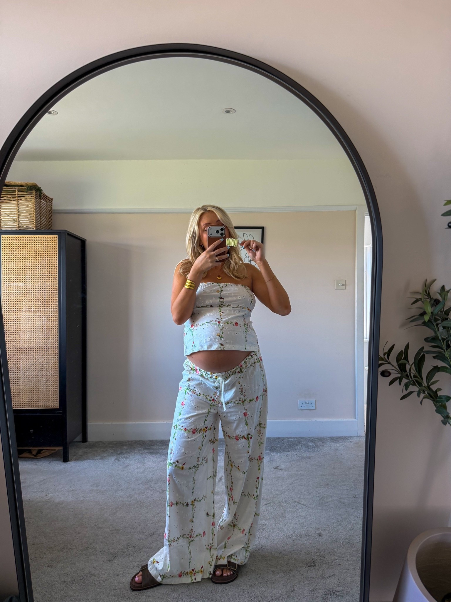 The cutest summer co ord! Wearing small bottoms medium top xx

#LTKsummer