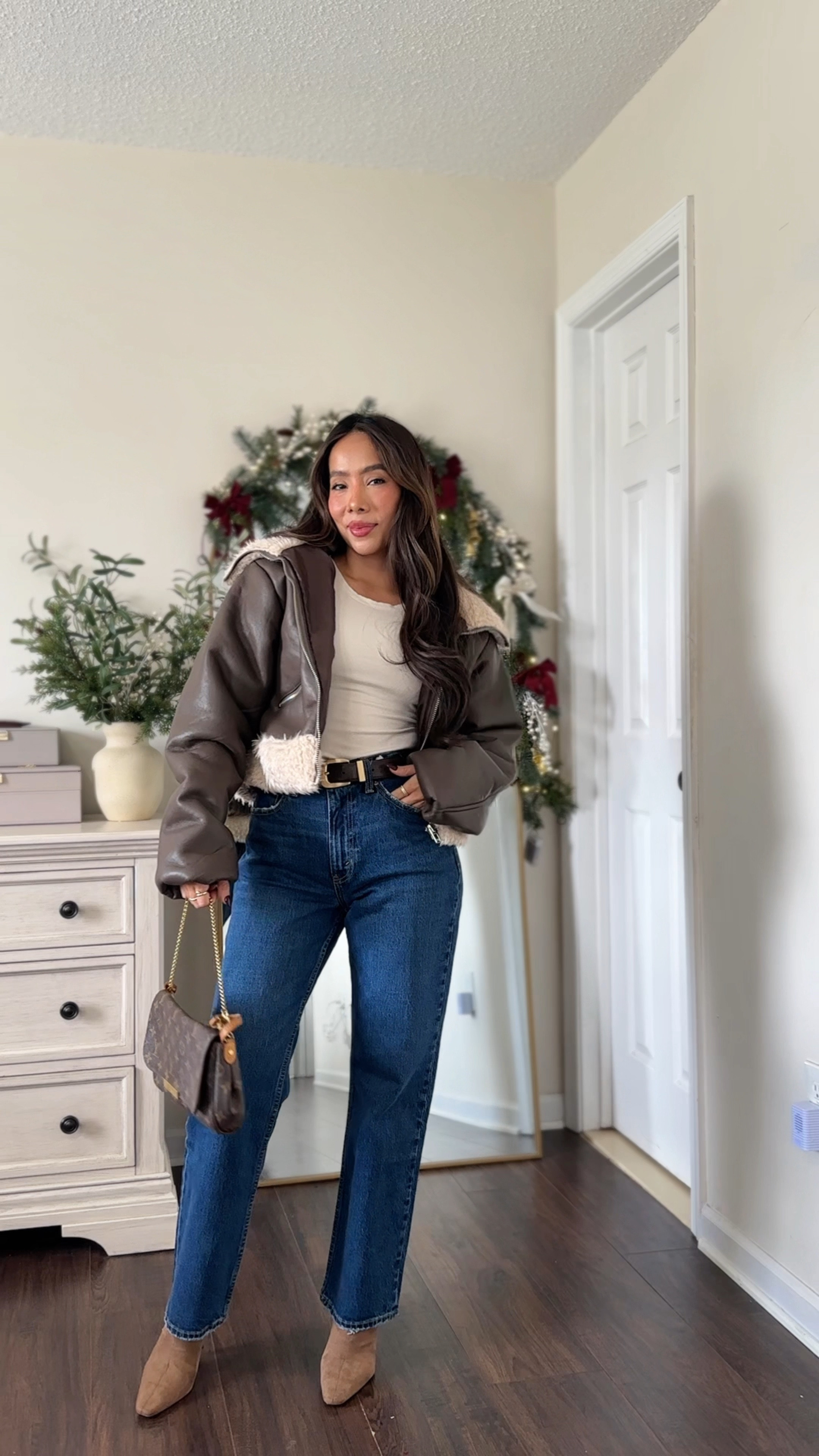 Cropped brown jacket outfit inspo 

#LTKWatchNow #LTKSaleAlert #LTKStyleTip