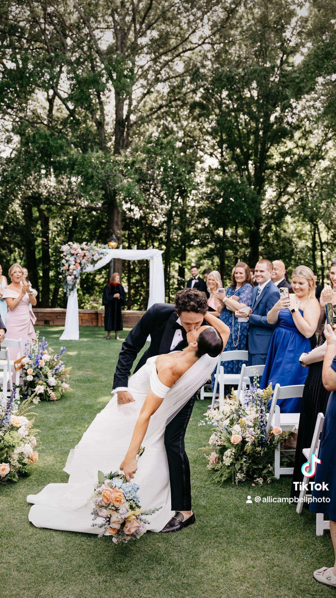 photographer essentials on a wedding day! 


#LTKWedding #LTKStyleTip #LTKVideo