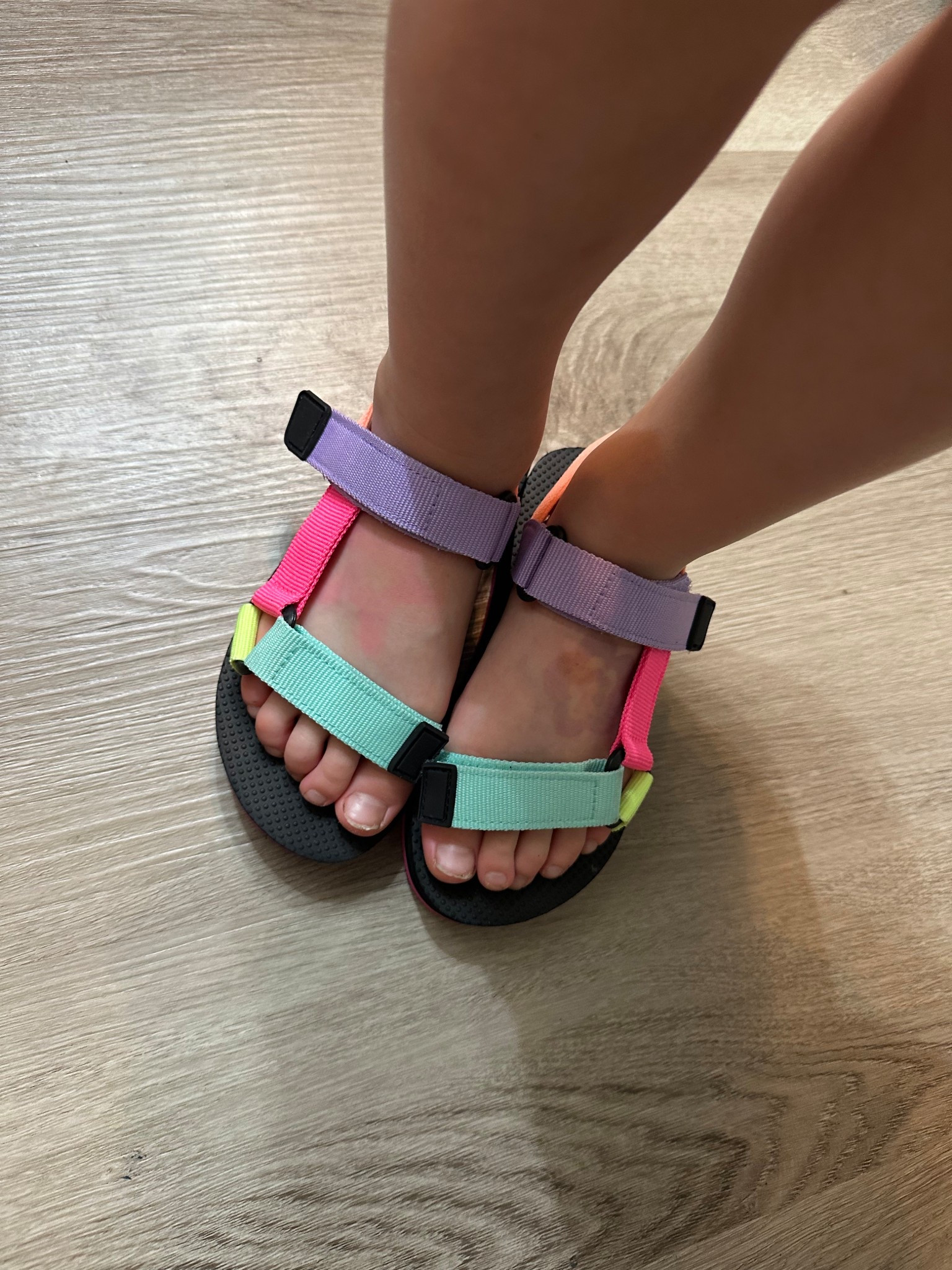 Girls Gymboree summer sandals 💕