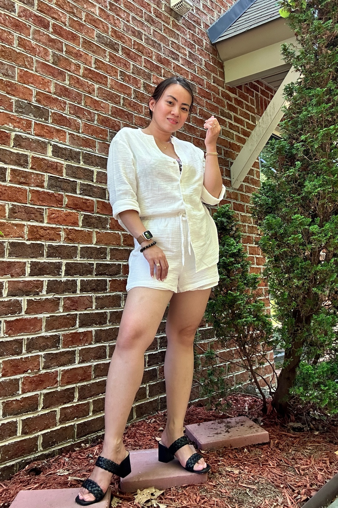 A classic white button-up long sleeve. Simple, sophisticated, and ready for any occasion. 

#LTKstyletip #LTKfindsunder50