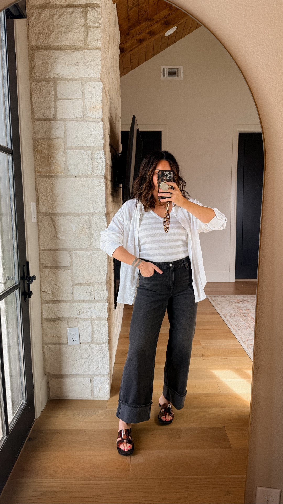 @AmericanEagle denim is one of my favs! Great price point. 
Get your true size (I’m a size 10) and I get a long length if I want them to hit the floor. Regular length for ankle jeans. 

I am a little over 5’7” to reference. 

#AEPartner #AEJeans

#LTKMidsize #LTKootd #LTKmomlife

#LTKMidsize #LTKSaleAlert #LTKootd