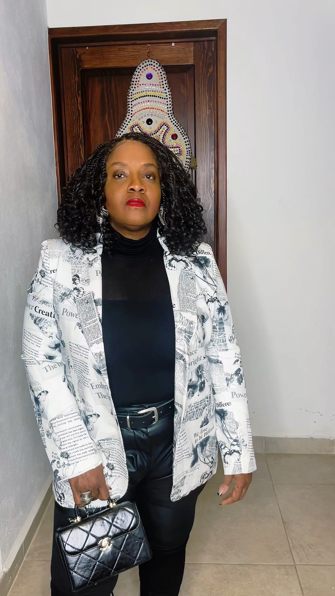 Who says you can’t wear shorts in the fall & winter? 🍂❄️
This is one of my favorite cold-weather looks — layered, bold, and still very me.

Featuring one of my favorite purchases of 2025:
✨ Desigual Straight Blazer with Text & Flowers

I styled it with:
	•	FAUX leather shorts
	•	Black tights
	•	Over-the-knee boots (older Stuart Weitzman — linked similar)
	•	earrings:ShopKhoi 
Classic black handbag (Chanel)
	•	And a new favorite wig I’ve been loving lately

This is how I do fall/winter — texture, layers, and confidence.
🔗 Shop this look + similar pieces here on my LTK.

#LTKOver40 #LTKootd #LTKMidsize