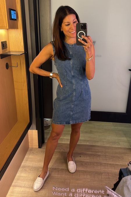 Denim dress 
Wearing small 
Runs tts 

#LTKSpringSale #LTKover40 #LTKSeasonal