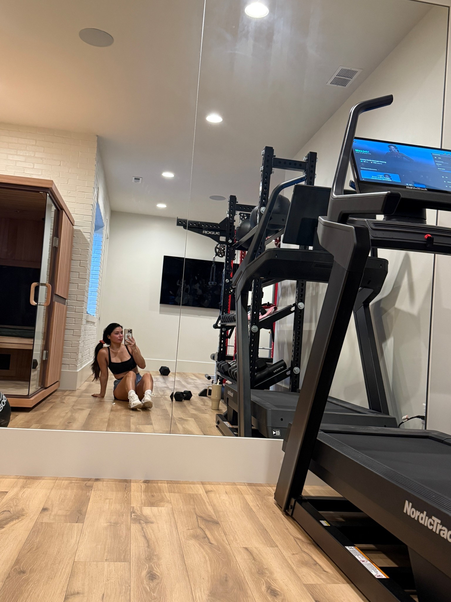 Home gym sesh! Linking my go to piece to workout in. 

#LTKHome #LTKActive