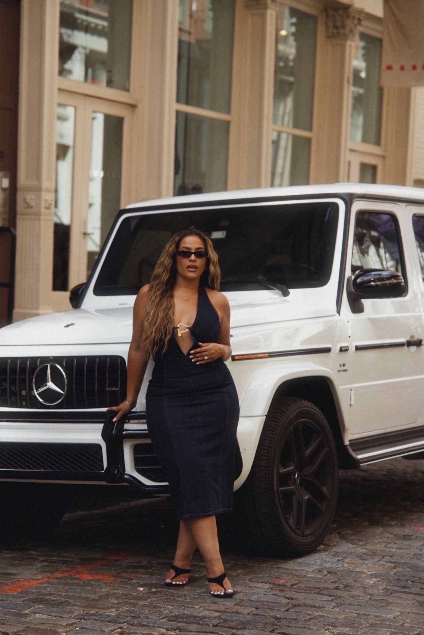 What I wore in NYC! I’m wearing a size large in the dress.

date night style, midi dress, curvy petite, midsize style, women’s outfits, sunglasses, dark wash denim, denim dress, Meshki 


#LTKPetite #LTKootd #LTKMidsize