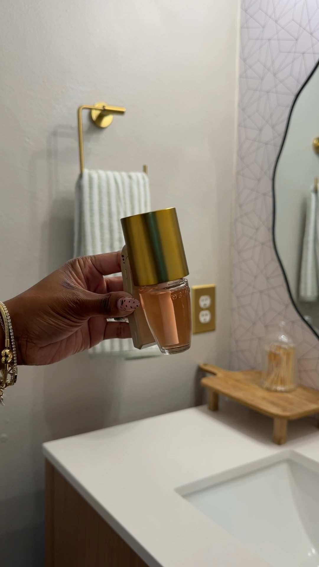 Bathroom quick refresh! Spring home decor 

#LTKHome #LTKFindsUnder50