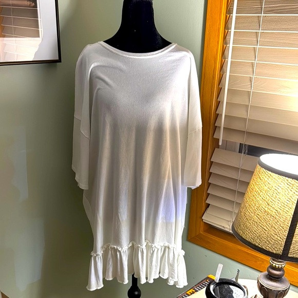 Free people Why Yes tiered White Ruffle Hem Tunic Top | Poshmark