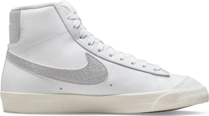 Blazer Mid '77 SE Sneaker | Nordstrom