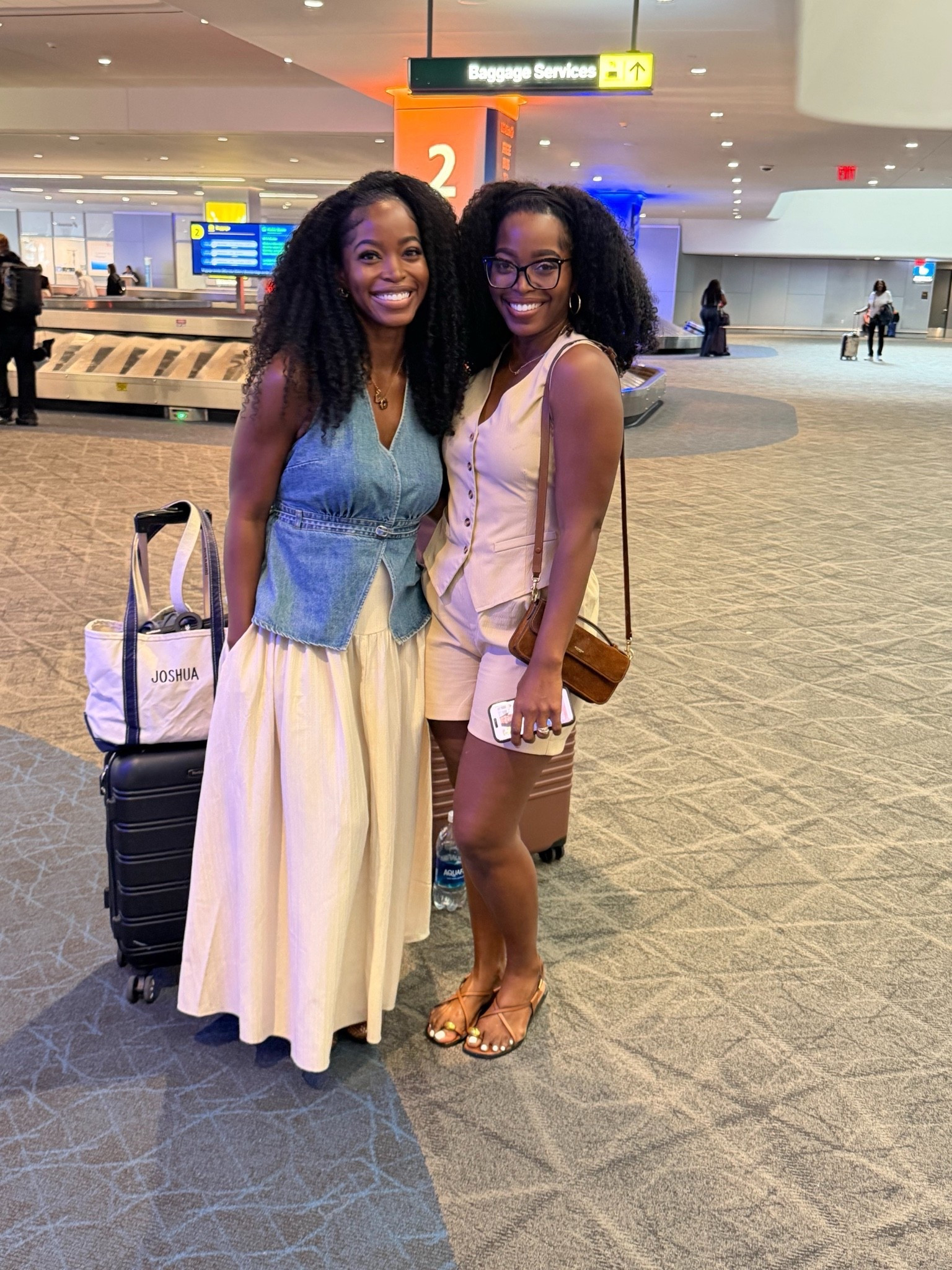 Shop my New York travel outfit. I’m wearing a small in the skirt 💙

#LTKootd #LTKTravel #LTKU