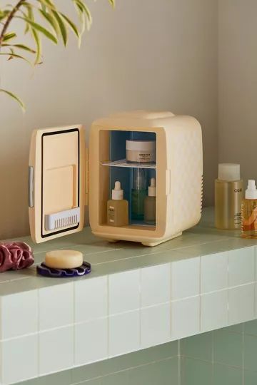 Cooluli UO Exclusive Mini Printed Beauty Fridge | Urban Outfitters (US and RoW)