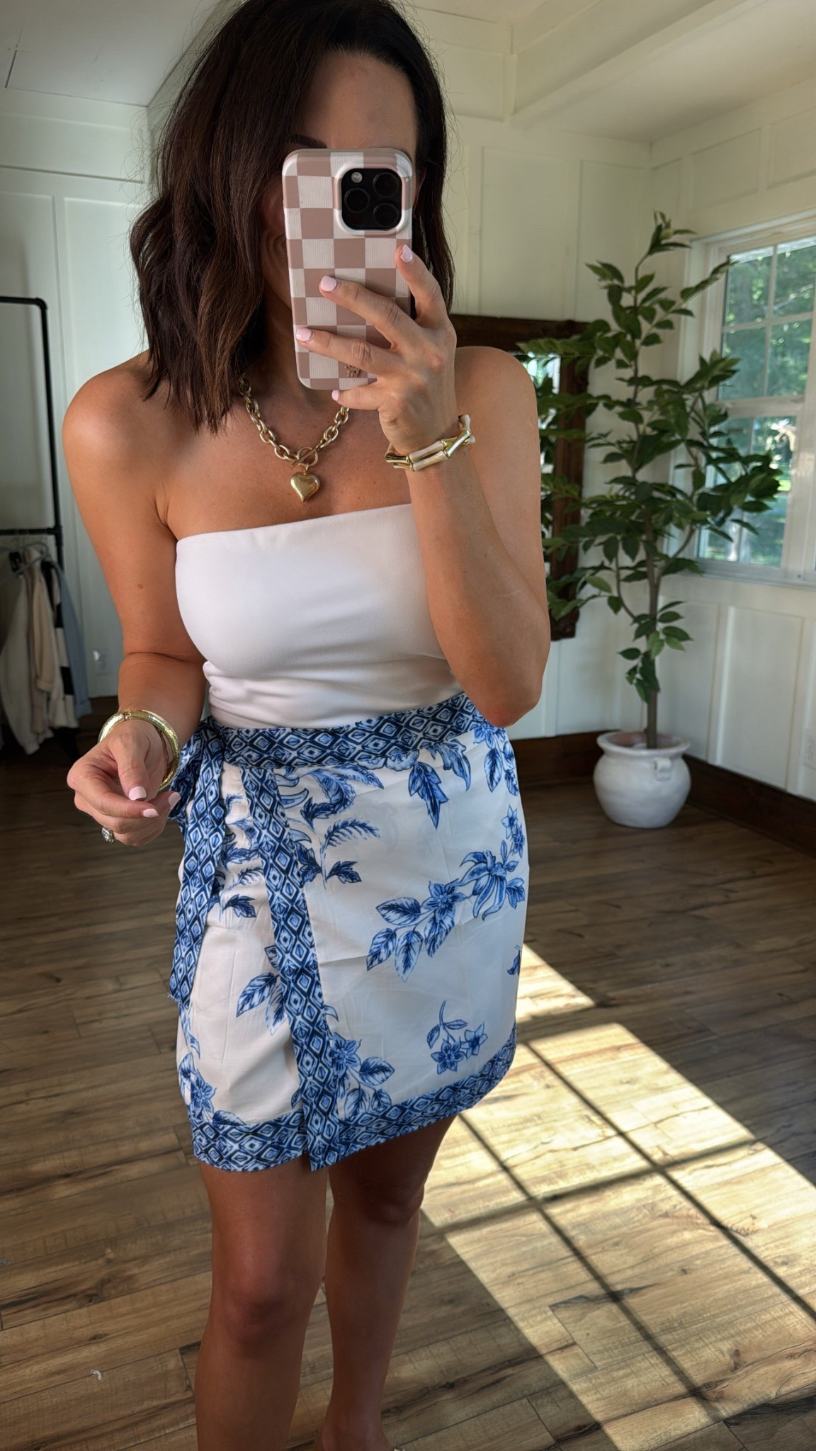 This is a super cute look to lounge by the pool, also a great resort wear look.


Daytime look  resort wear  vacation outfit  trendy fashion



#LTKTravel #LTKSeasonal #LTKStyleTip