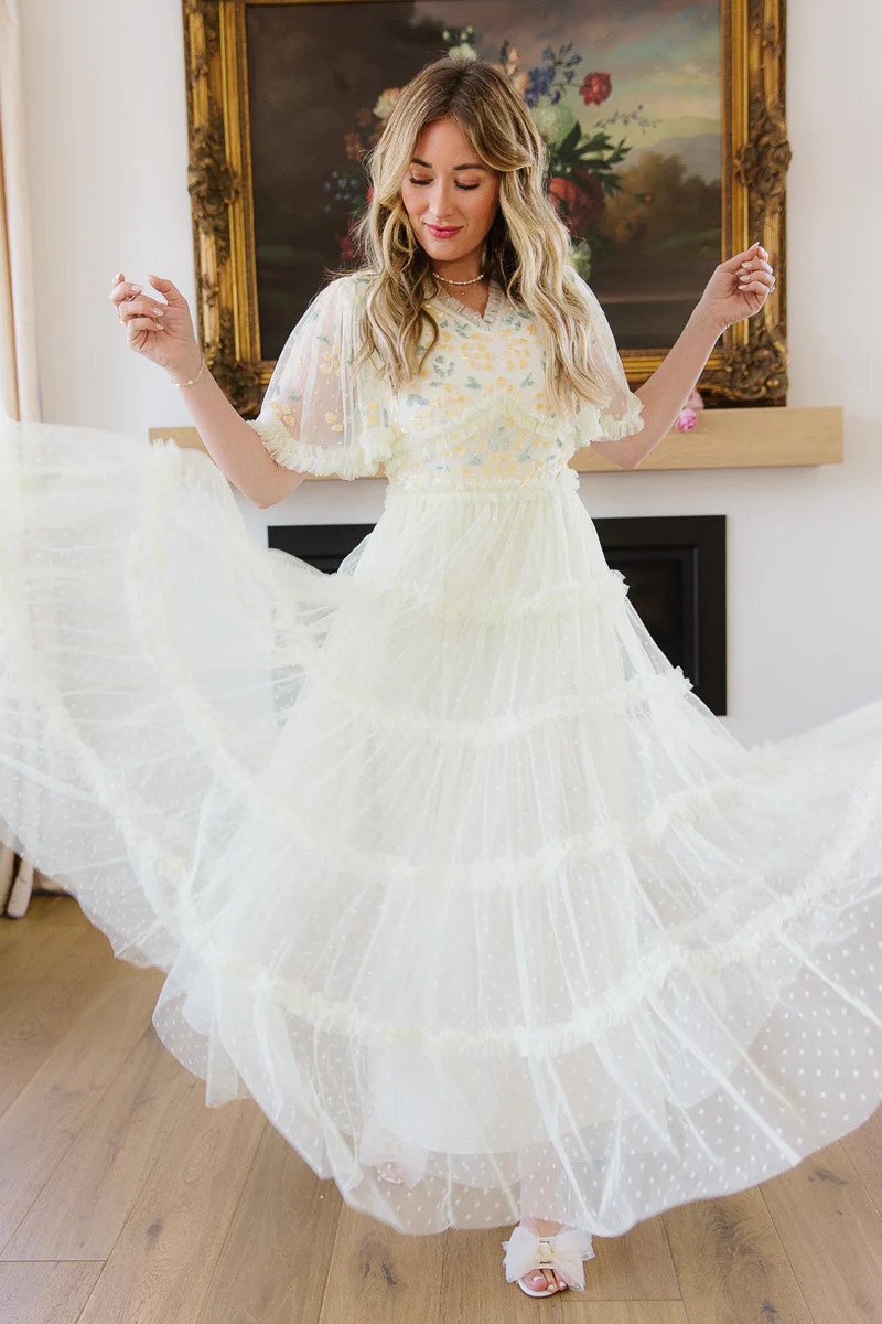 Annalise Dress in Light Yellow | Ivy City Co