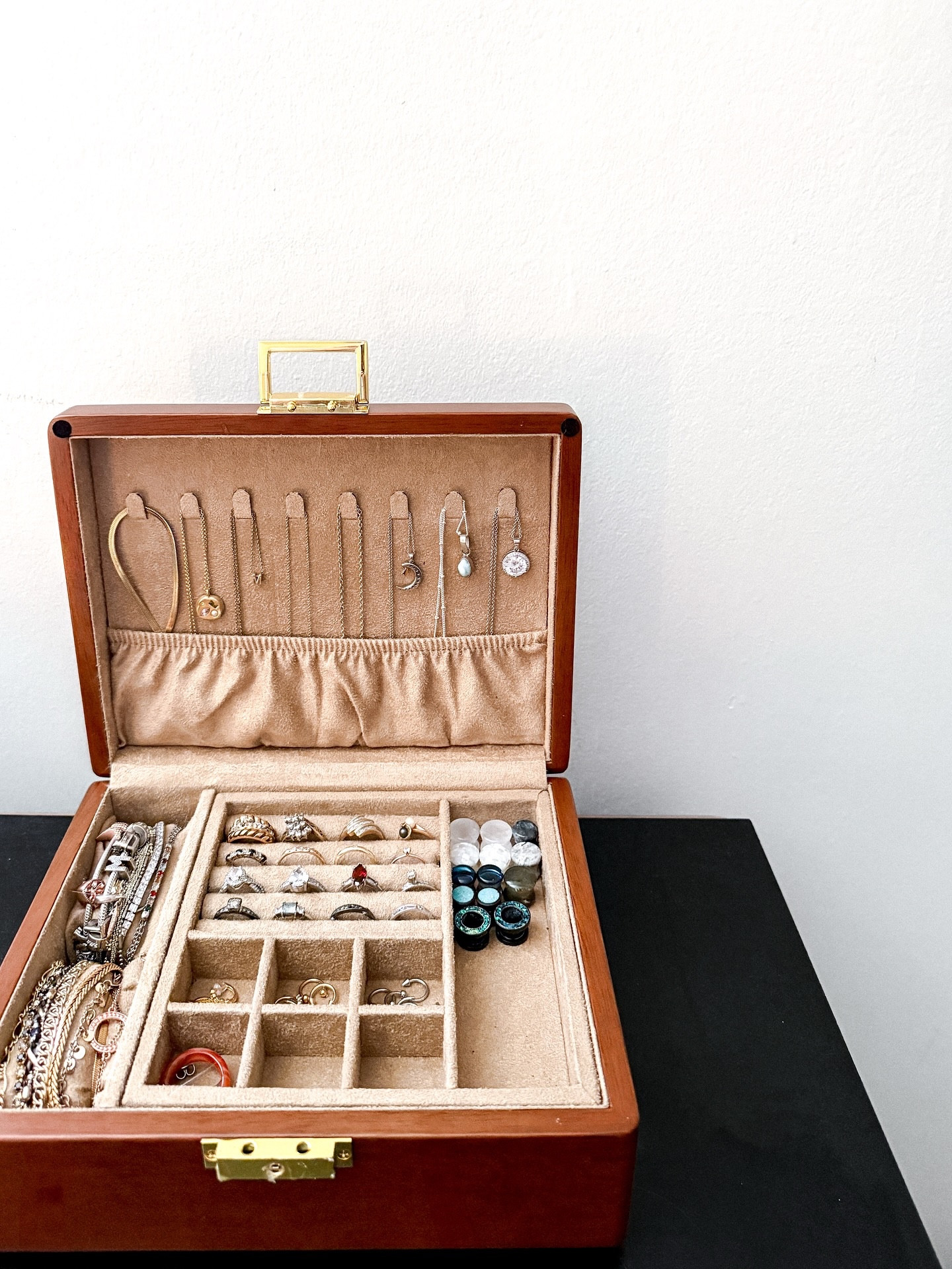 the prettiest jewelry box ✨ finally tackled my jewelry box after the kids got into it and turned it into one big tangled mess 😂 lesson learned… it’s staying locked from now on!

most of my pieces were gifts throughout my life, each holding its own little memory 🫶🏼 it feels so good to have them organized again.

i linked my jewelry box on my amazon storefront + LTK 🖇️
#jewelryorganization #organizedhome #beforeandafter #organizedmom #cozyhomevibes #mindfulliving #organizedlife #jewelrylovers #organizationgoals #slowandintentional #momlifeunfiltered #cozyandorganized #lifestyleinspo #organizationideas #organizedspaces #momlifechaos #slowlivinghome #clutterfreehome #amazonhomefinds #amazonhome

#LTKHome #LTKautumn #LTKFindsUnder50