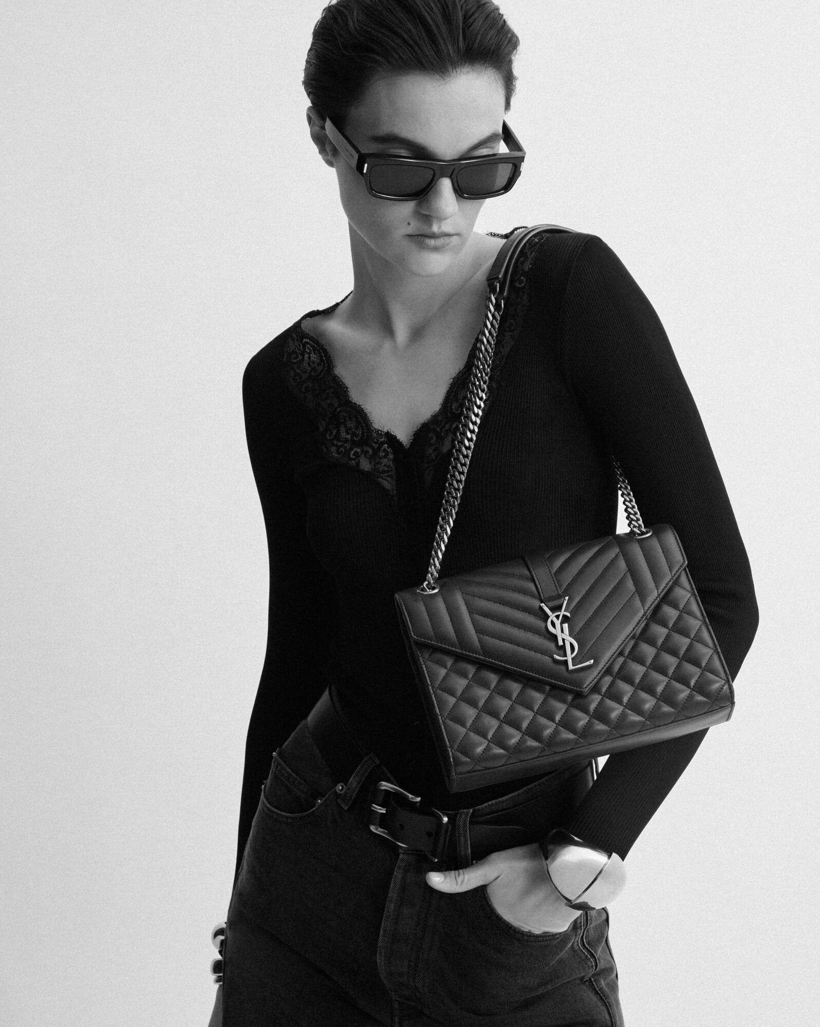 envelope medium in quilted grain de poudre embossed leather | Saint Laurent Inc. (Global)