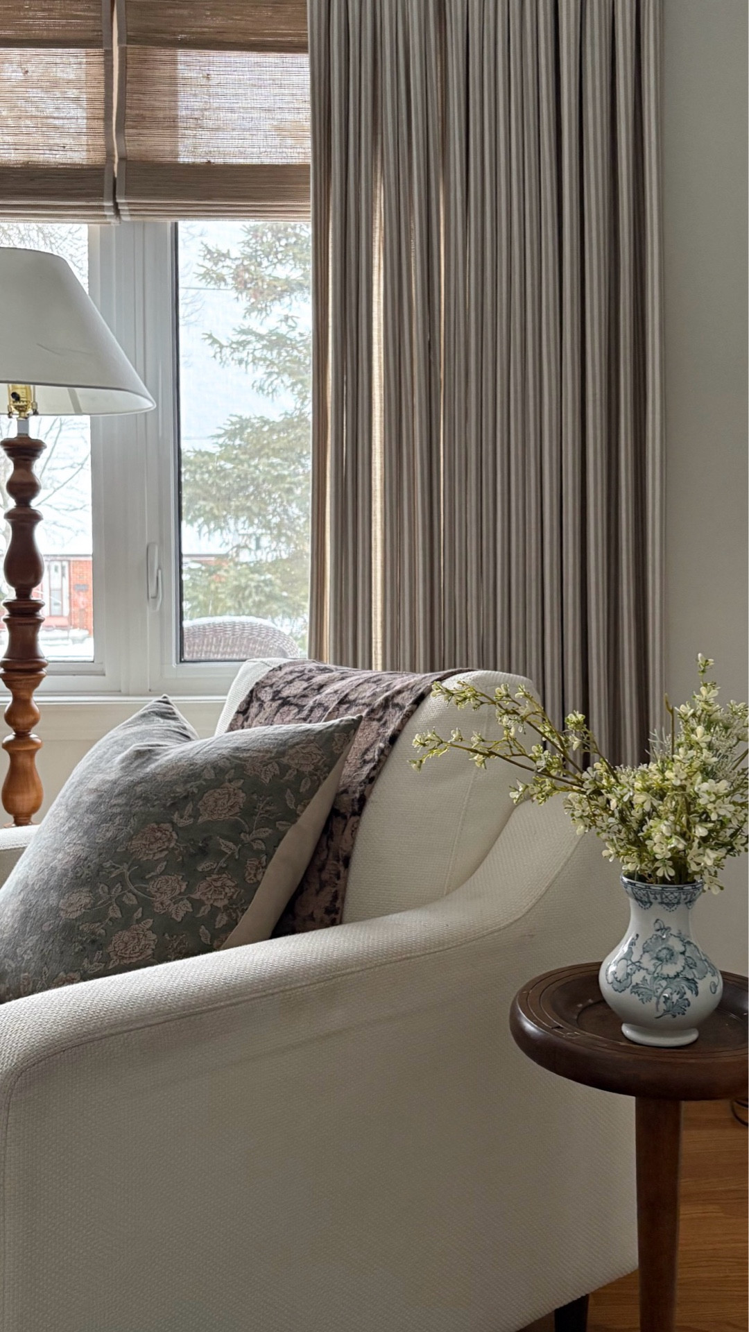 After Christmas Corner Refresh, feeling much lighter and I am obsessed with my new blue floral vase. 

Another Look at the gorgeous striped curtains by @threegirlscurtains. The quality and the look of them are just so beautiful! 

Curtain Details: 
Curtain: Zaria 
Colour: Milk Tea 
Memory Trained 
No liner 

26% off discount code: klJX

Comment SHOP for all of the links sent directly to you!

The side chair is the Atlus single seater from @cozey 

#livingroom #thriftedhome #threegirlscurtains #gifted styletutorial