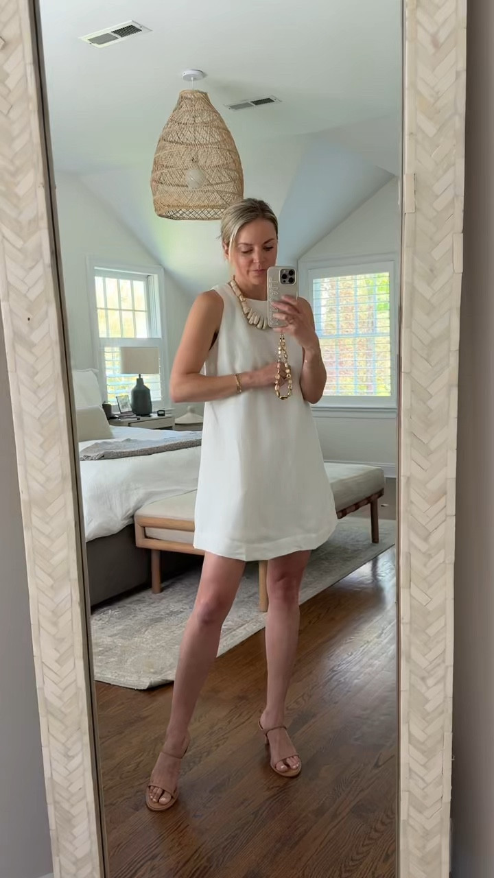 classic white linen dress is double lined and 25% off with code FAM25. I’m 5’5 wearing a small, but could maybe have done an XS. It’s a little loose under the arms 