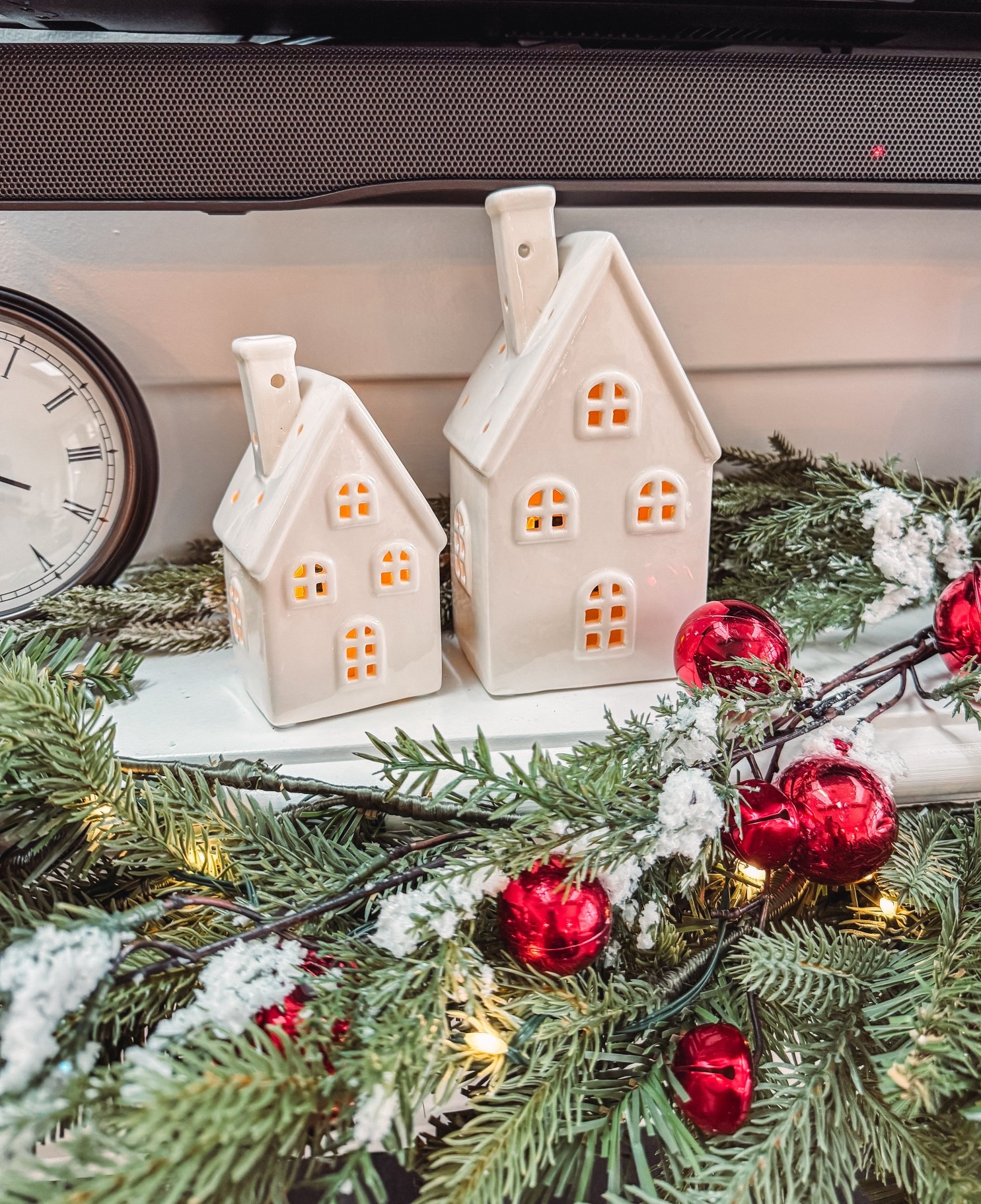 Obsessed with these little houses 😍

Christmas decor // holiday decorations // McGee & co ceramic votive houses // pottery barn decor // Target decor // gift guide for her // mantel decor 

#LTKHoliday #LTKSeasonal #LTKHome